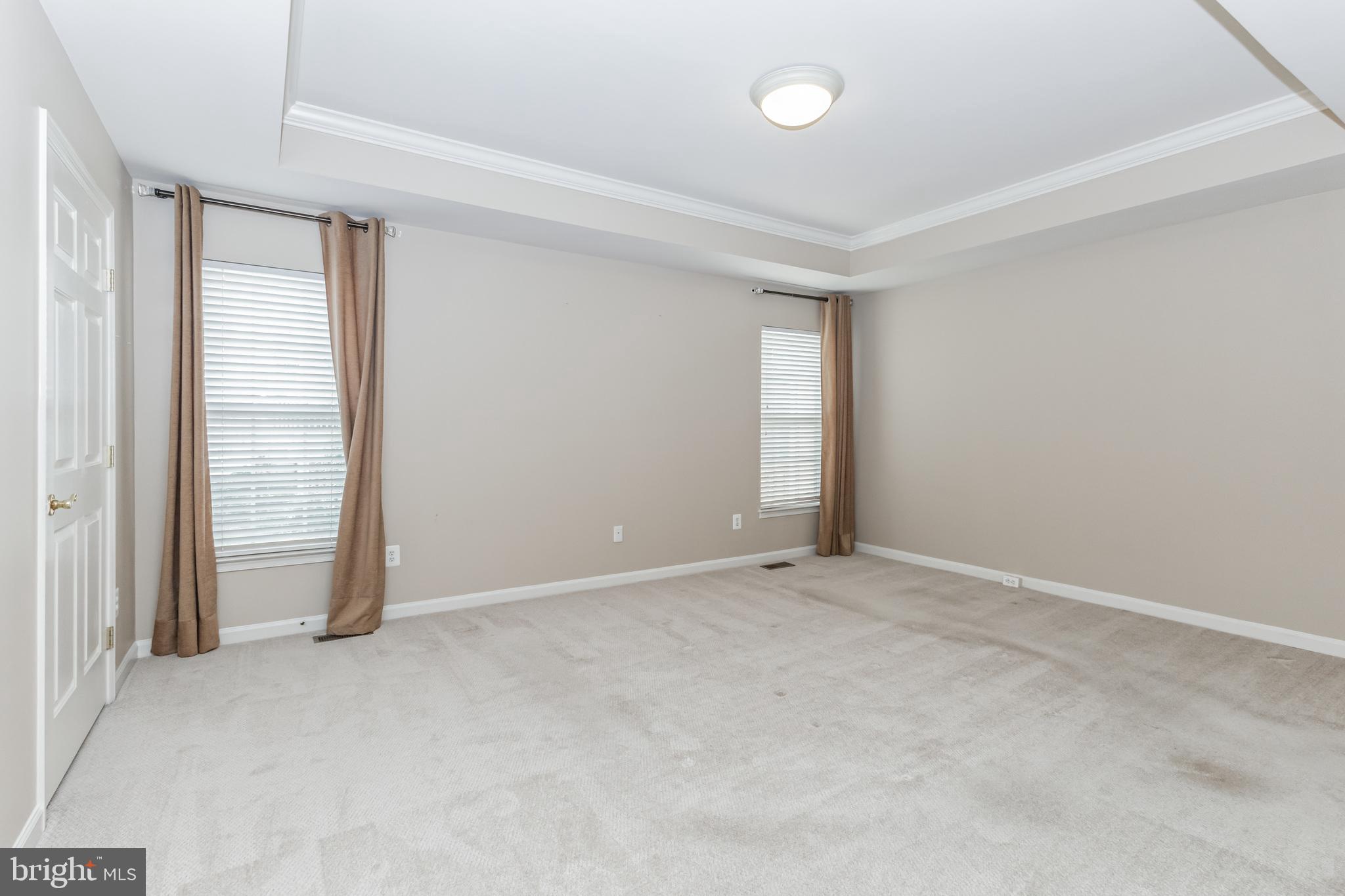 ASHBURN VILLAGE - Residential Lease