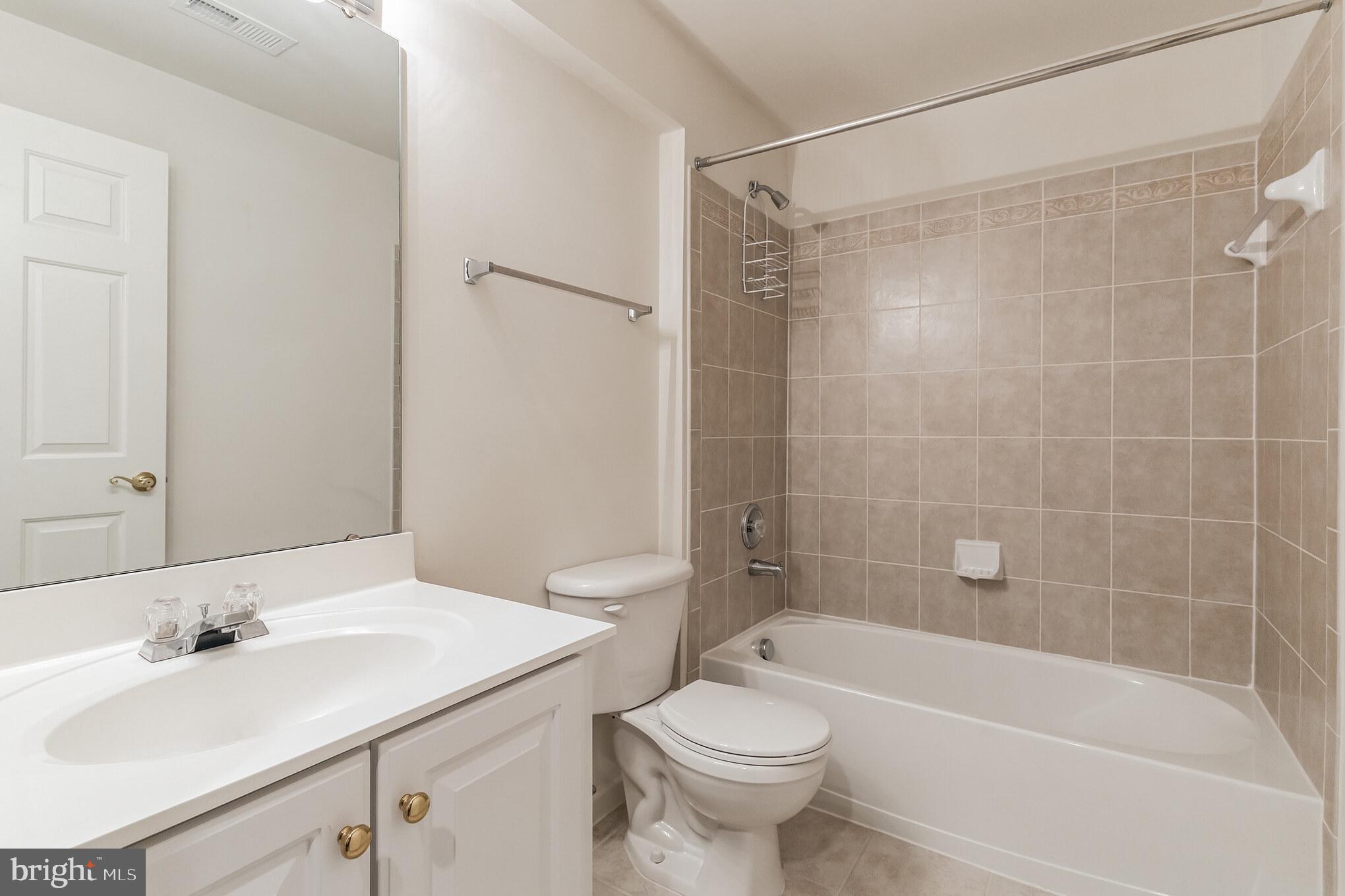 ASHBURN VILLAGE - Residential Lease