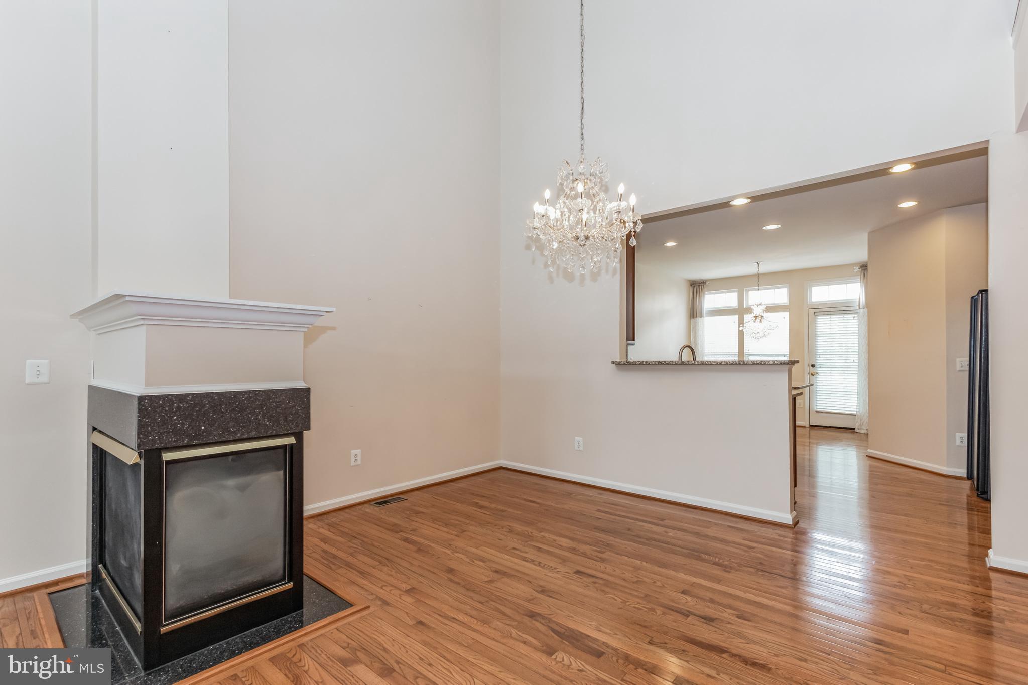 ASHBURN VILLAGE - Residential Lease