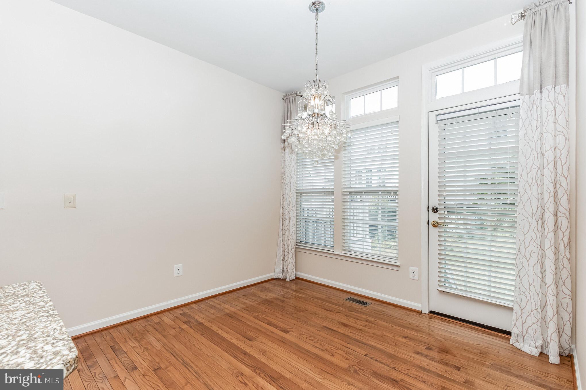 ASHBURN VILLAGE - Residential Lease