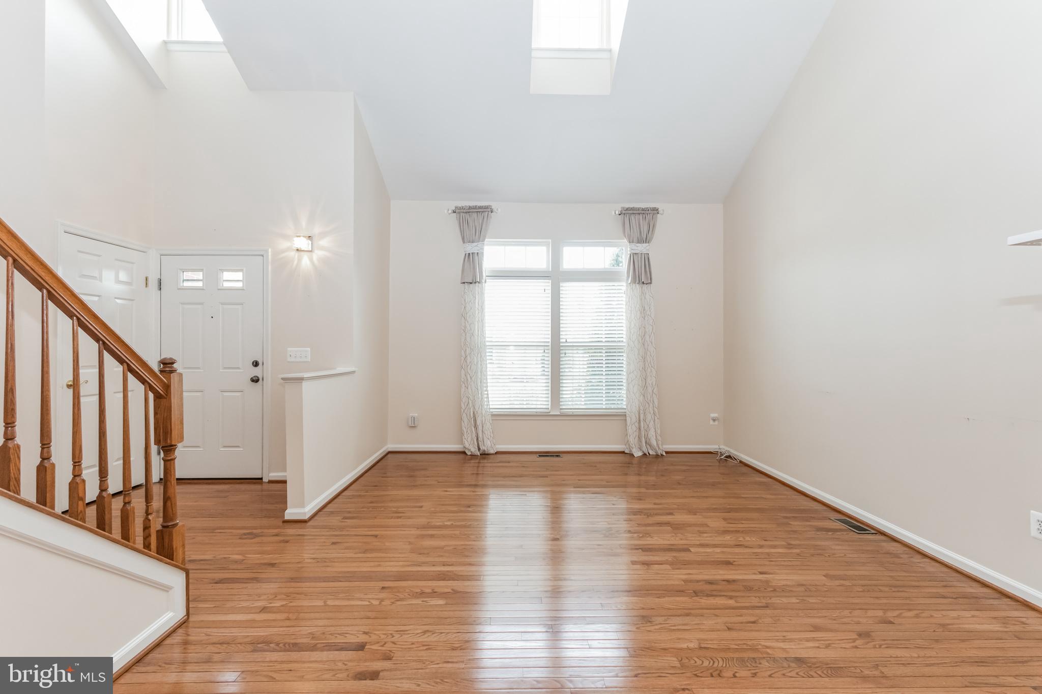 ASHBURN VILLAGE - Residential Lease