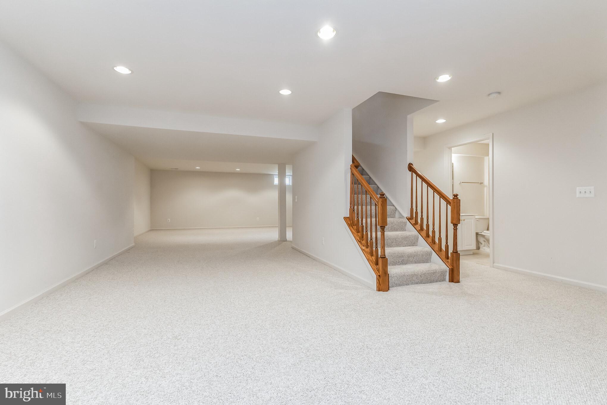 ASHBURN VILLAGE - Residential Lease