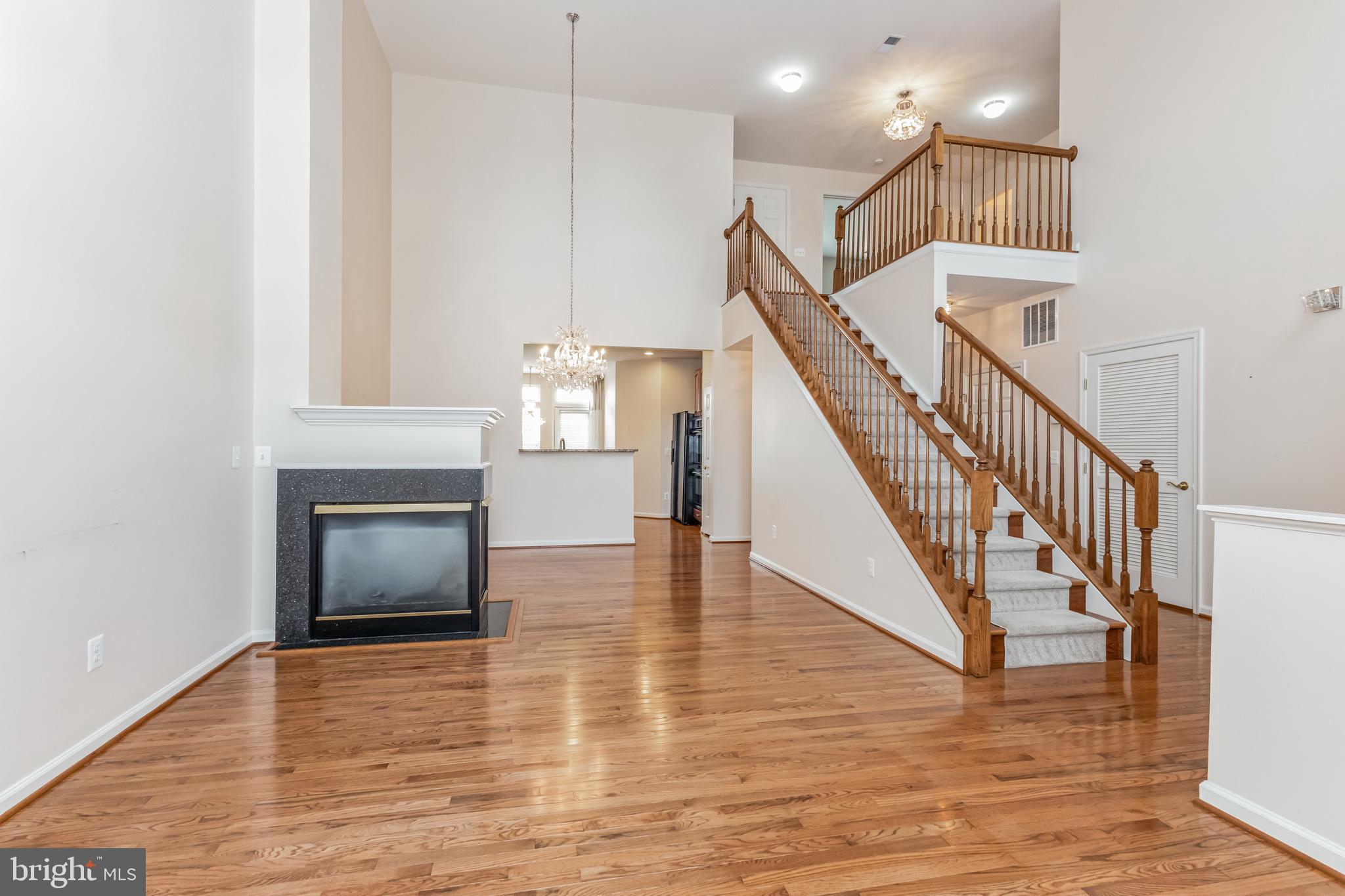 ASHBURN VILLAGE - Residential Lease