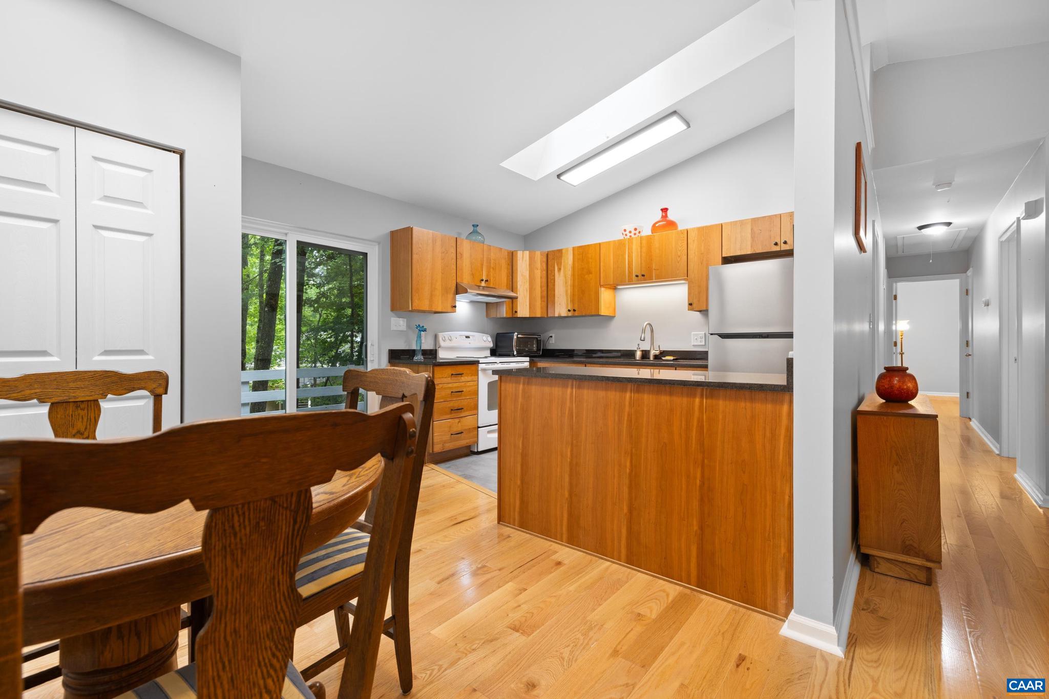 LAKE MONTICELLO - Residential