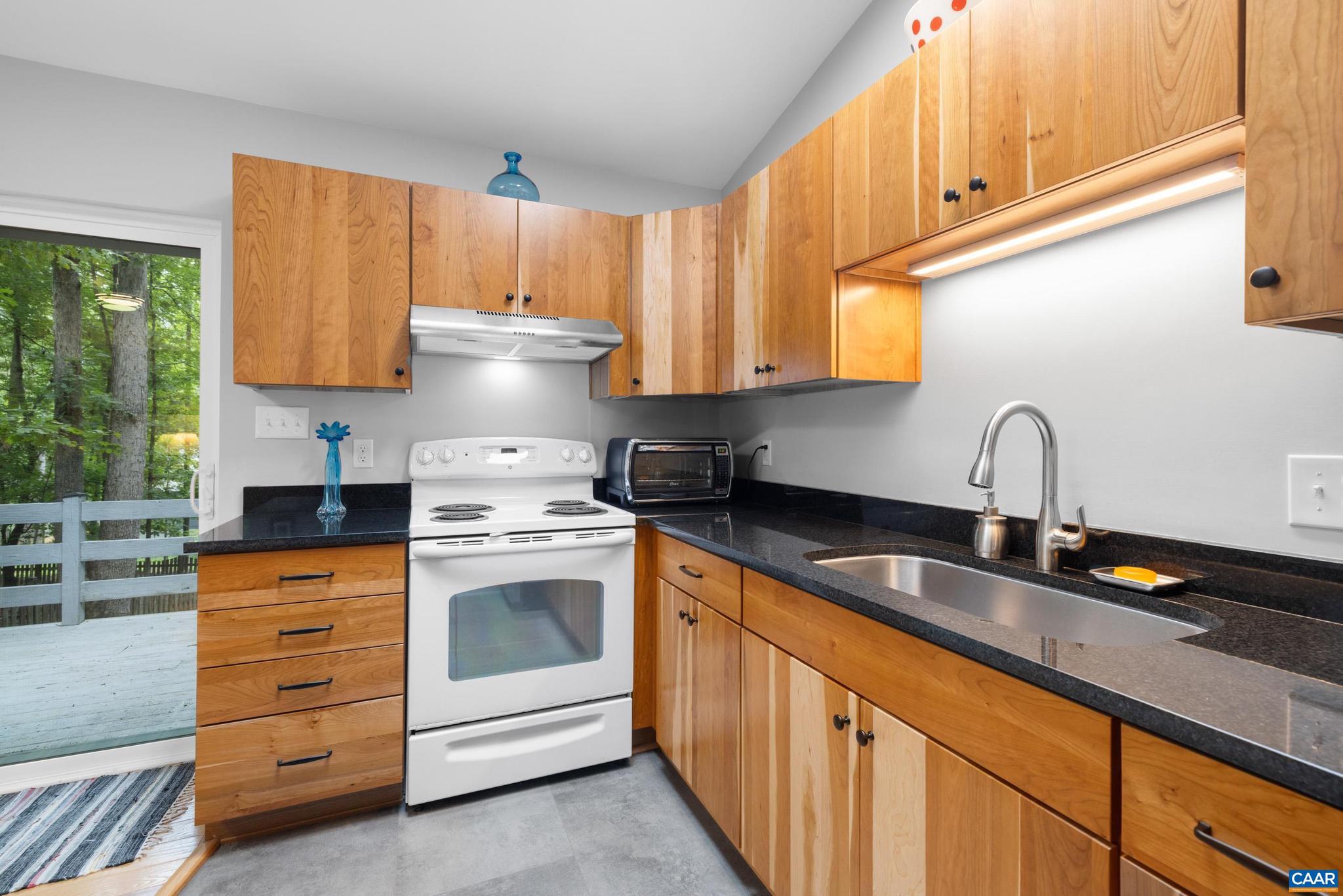 LAKE MONTICELLO - Residential