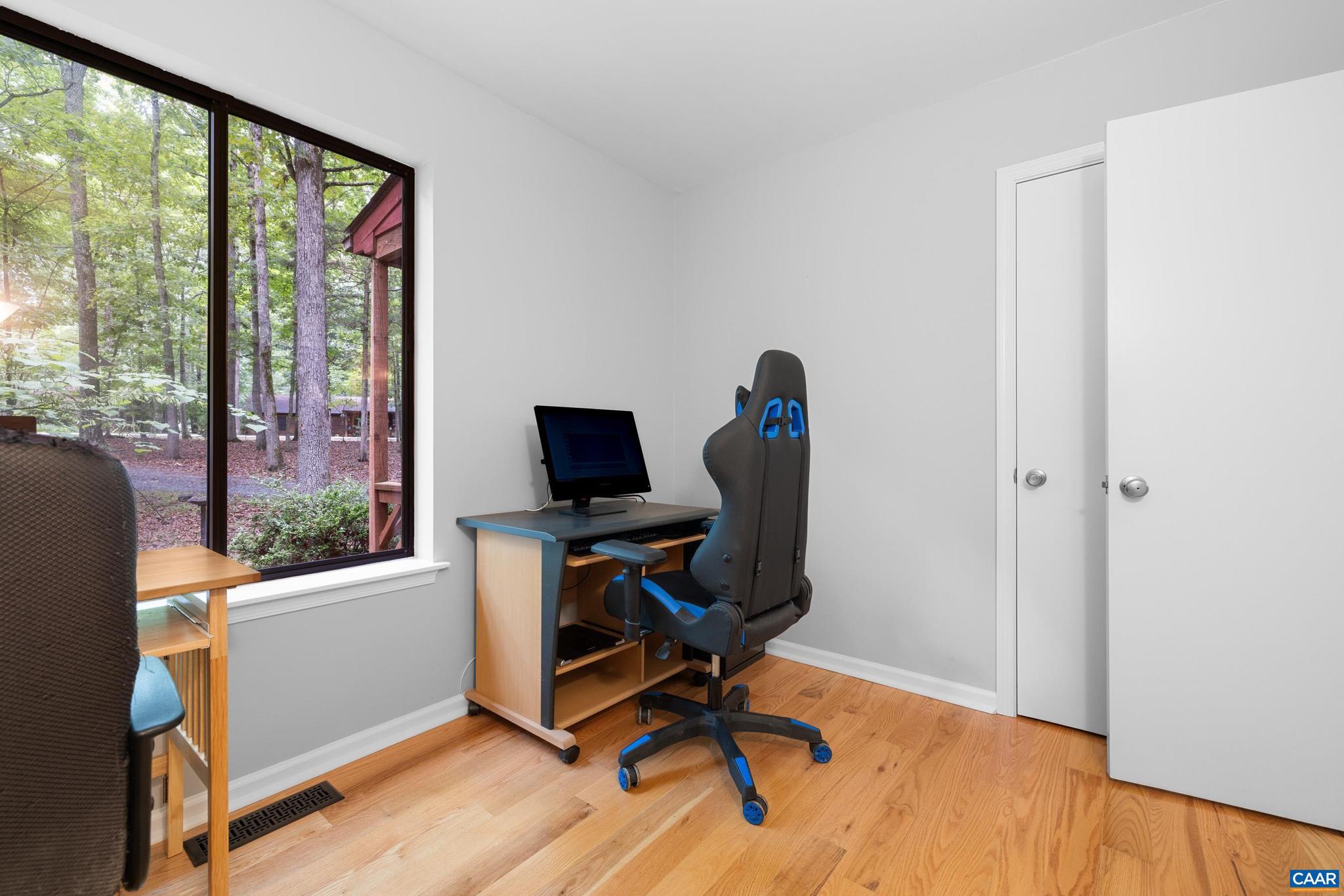 LAKE MONTICELLO - Residential