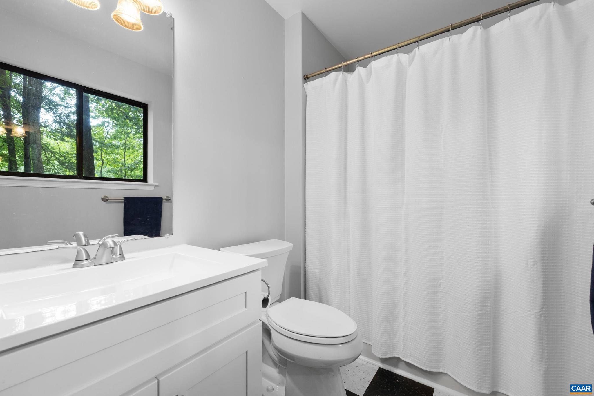 LAKE MONTICELLO - Residential