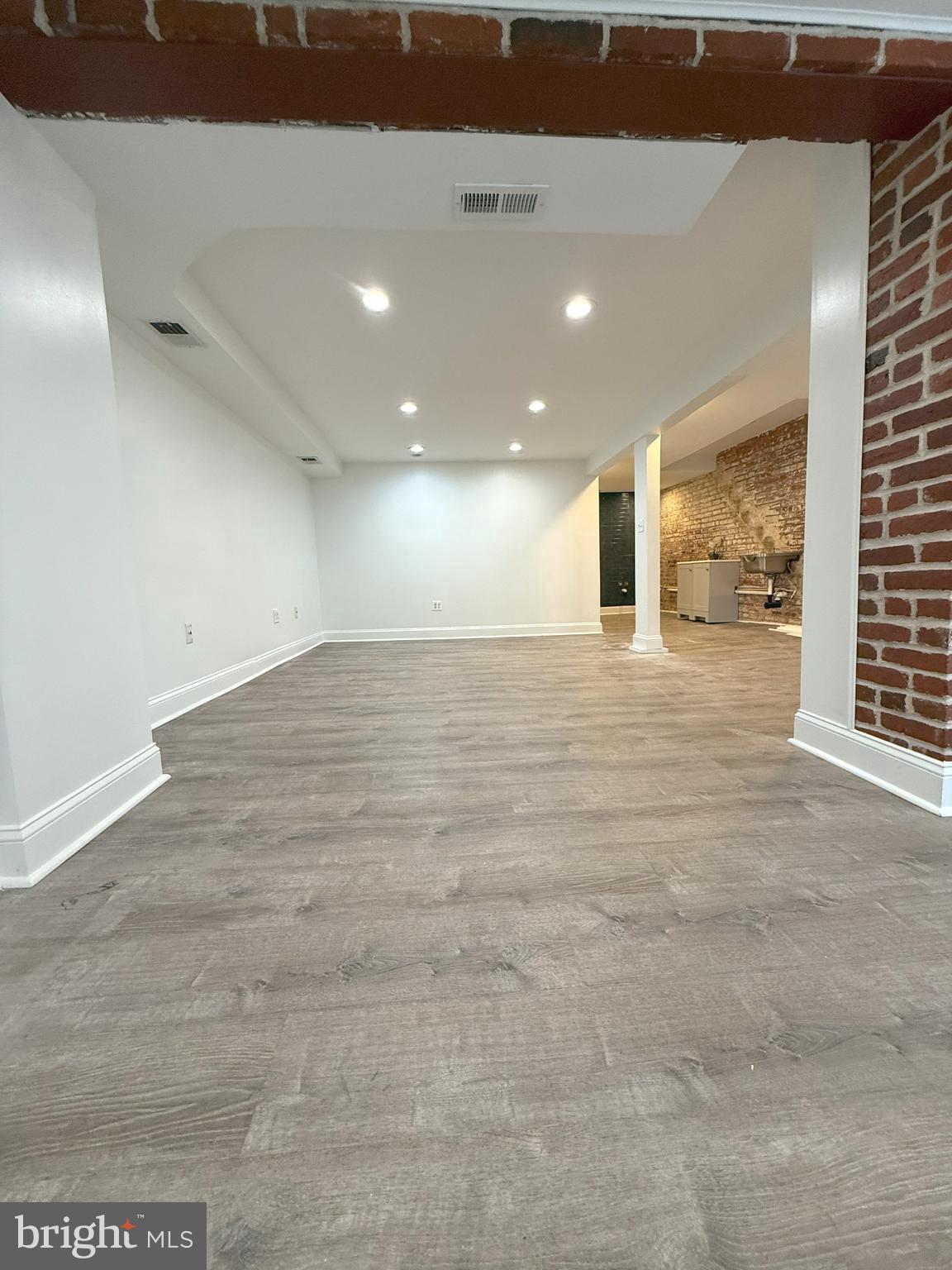 1223 PENNSYLVANIA AVENUE SE