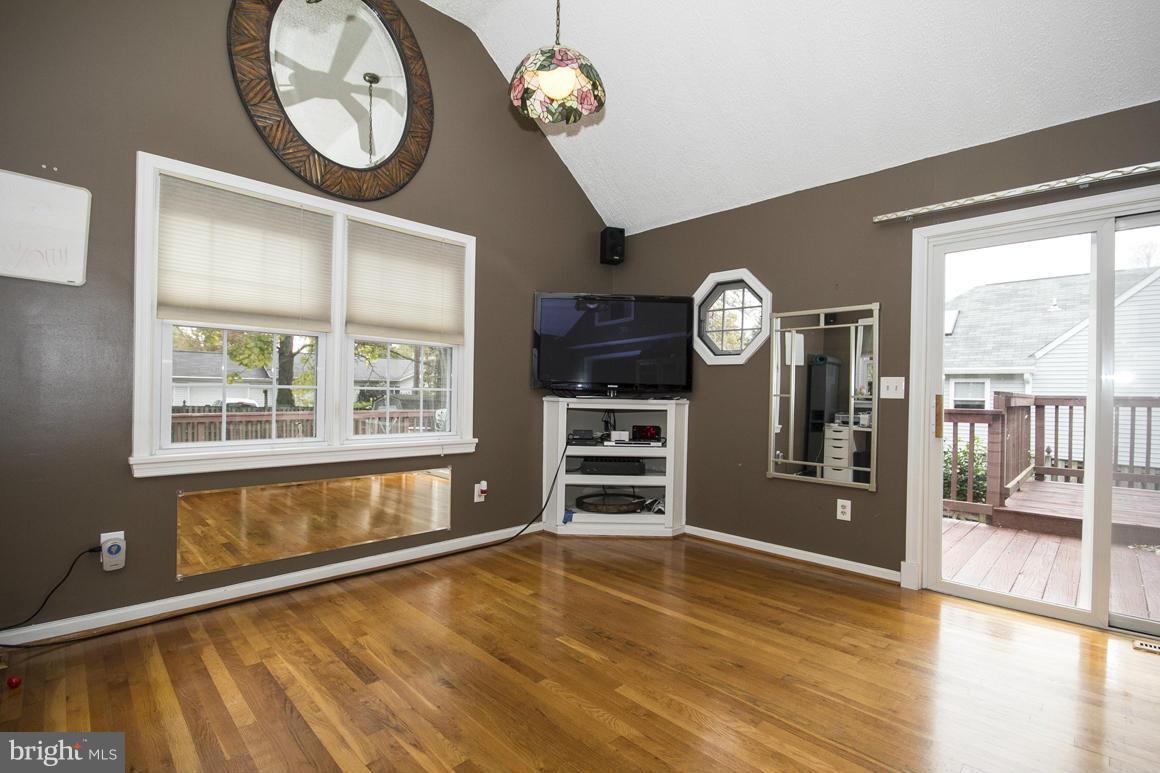 SANDY OAKS - Residential