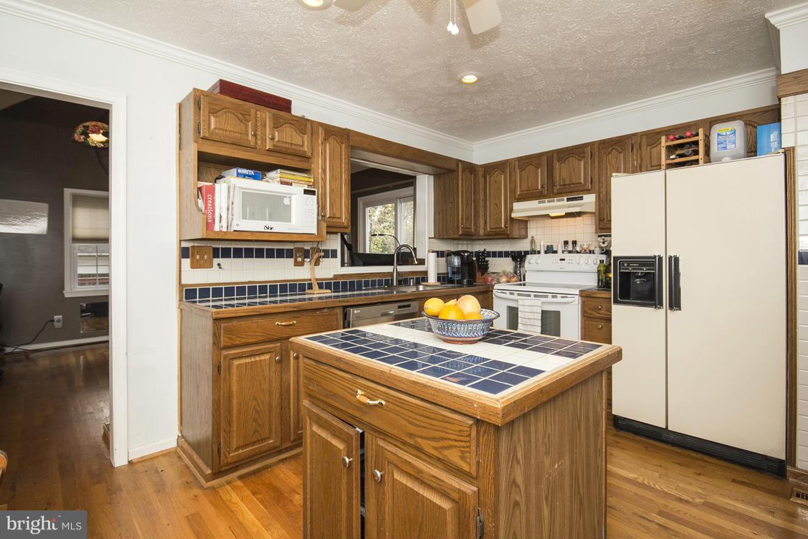 SANDY OAKS - Residential