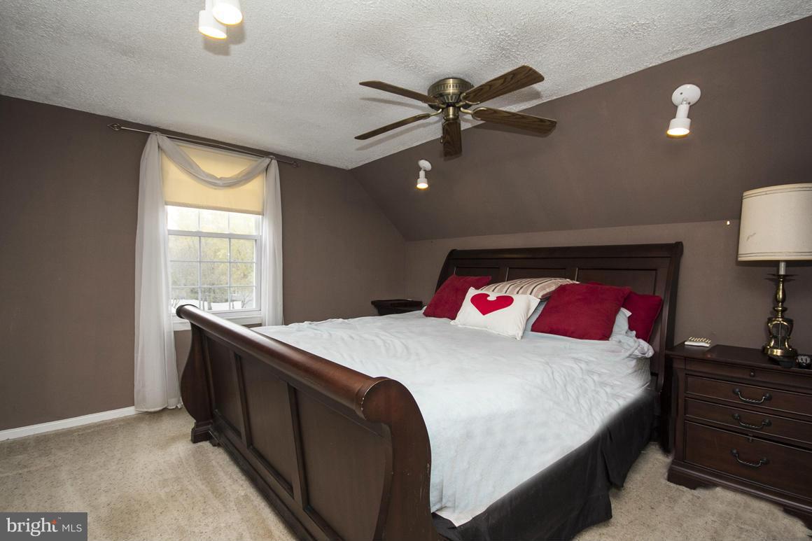 SANDY OAKS - Residential