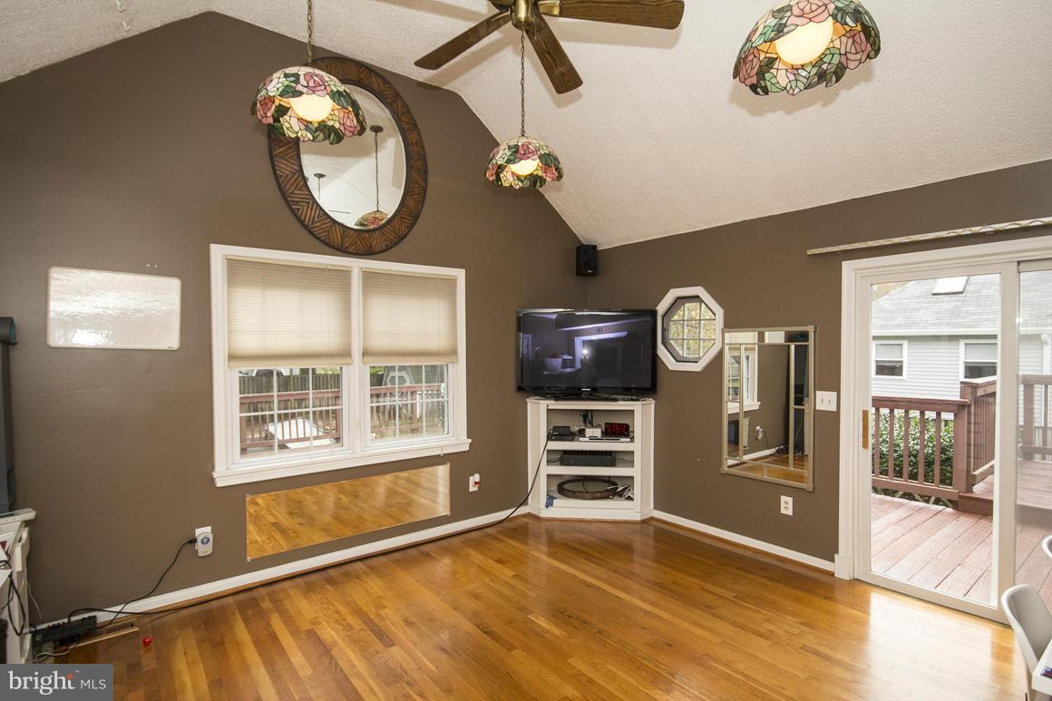 SANDY OAKS - Residential