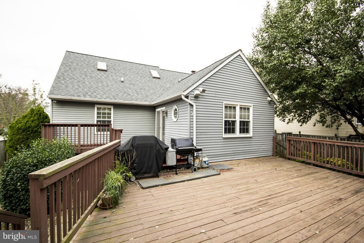 SANDY OAKS - Residential