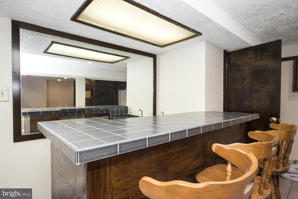 SANDY OAKS - Residential