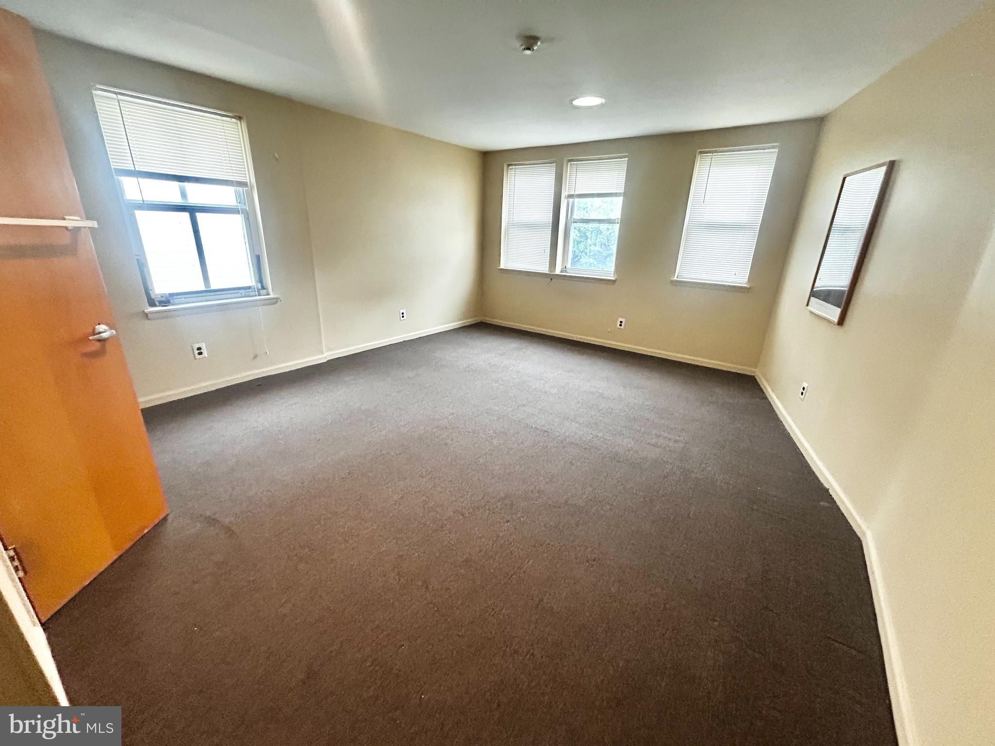 POWELTON VILLAGE - Commercial Lease