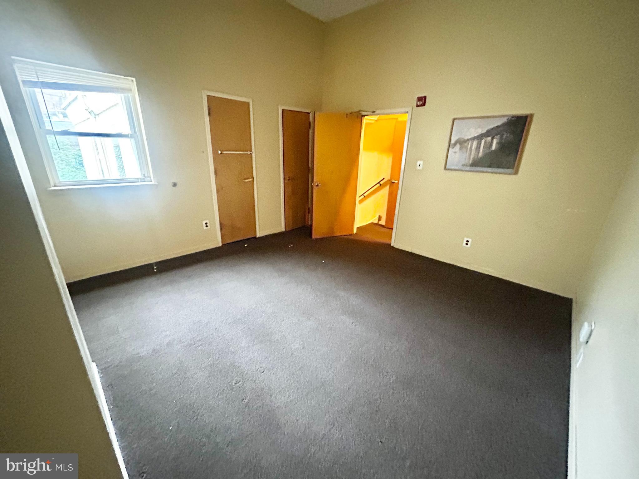 POWELTON VILLAGE - Commercial Lease