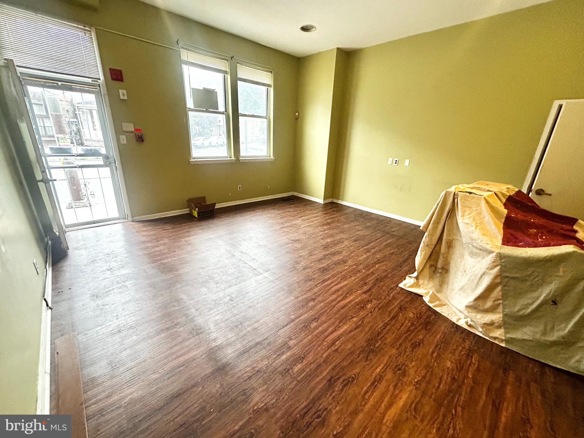 POWELTON VILLAGE - Commercial Lease