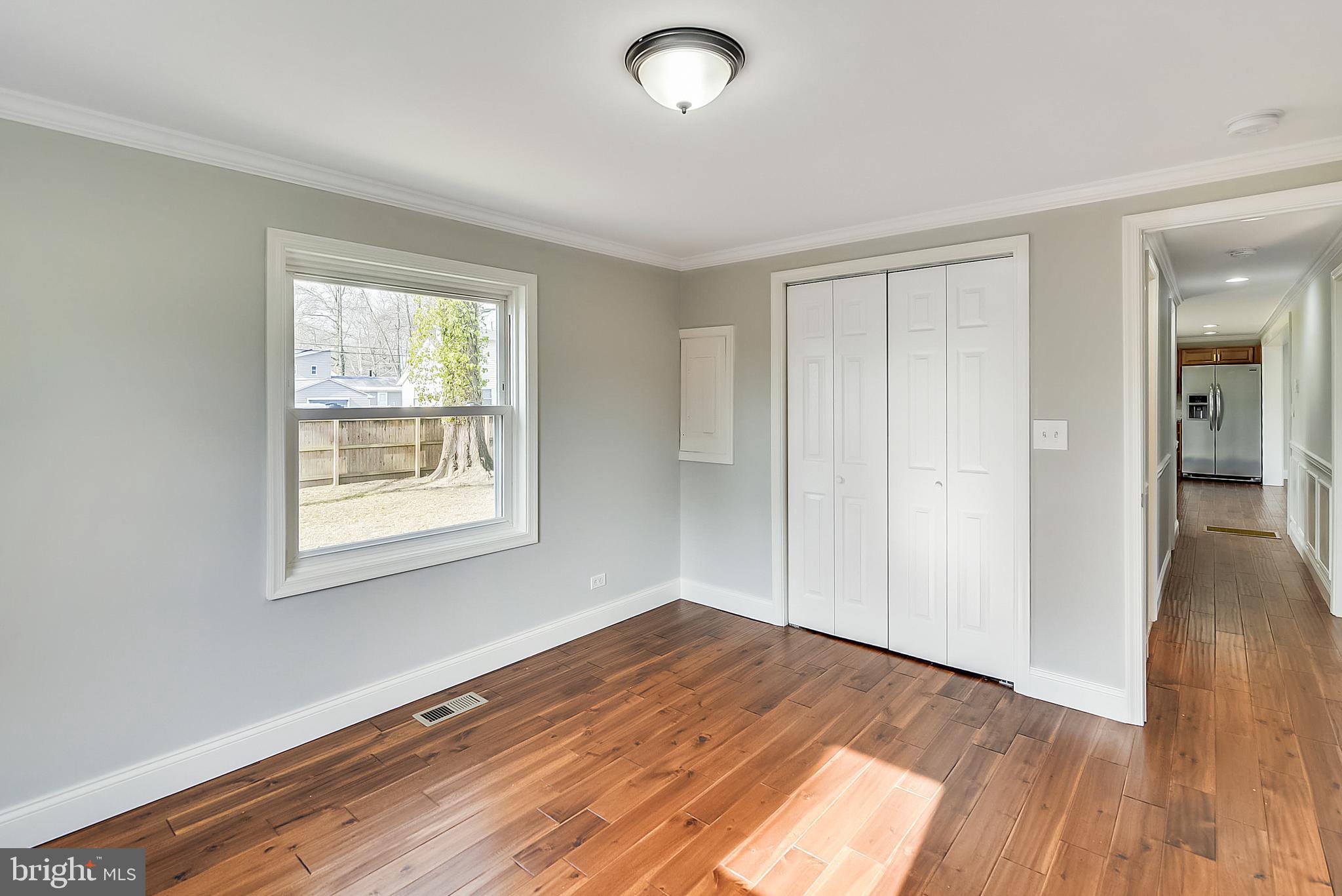 WOODLAND BEACH - Residential