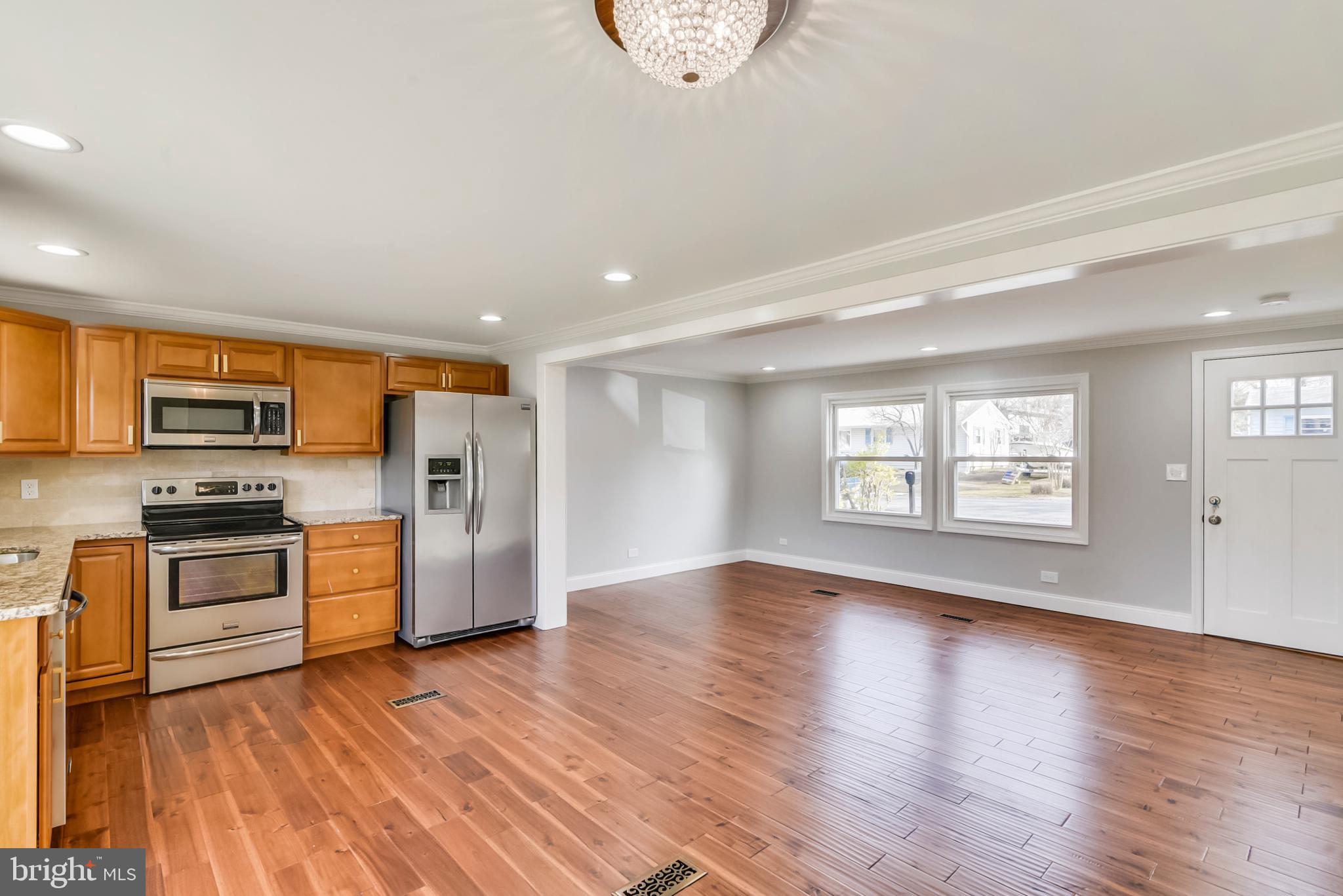 WOODLAND BEACH - Residential