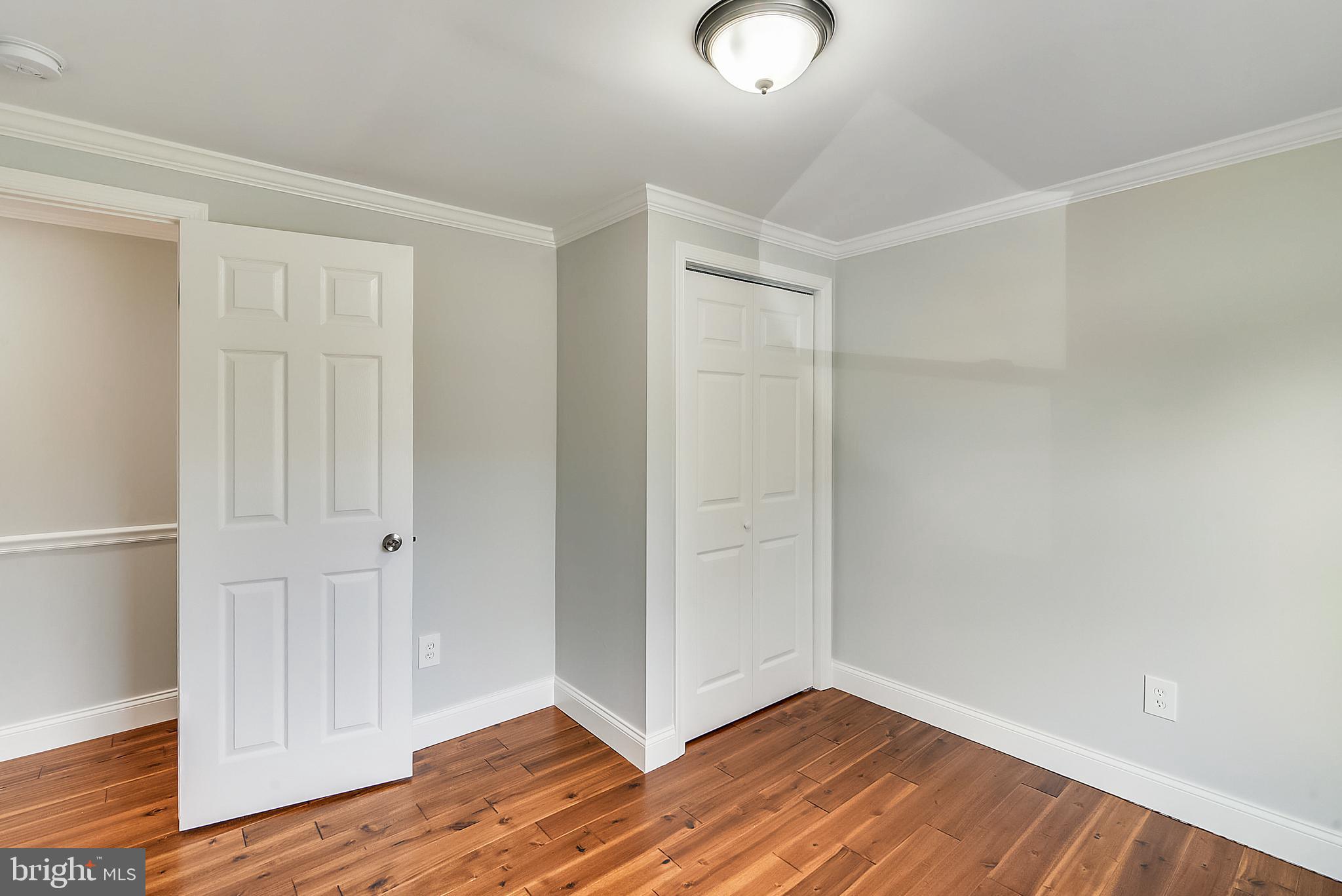 WOODLAND BEACH - Residential