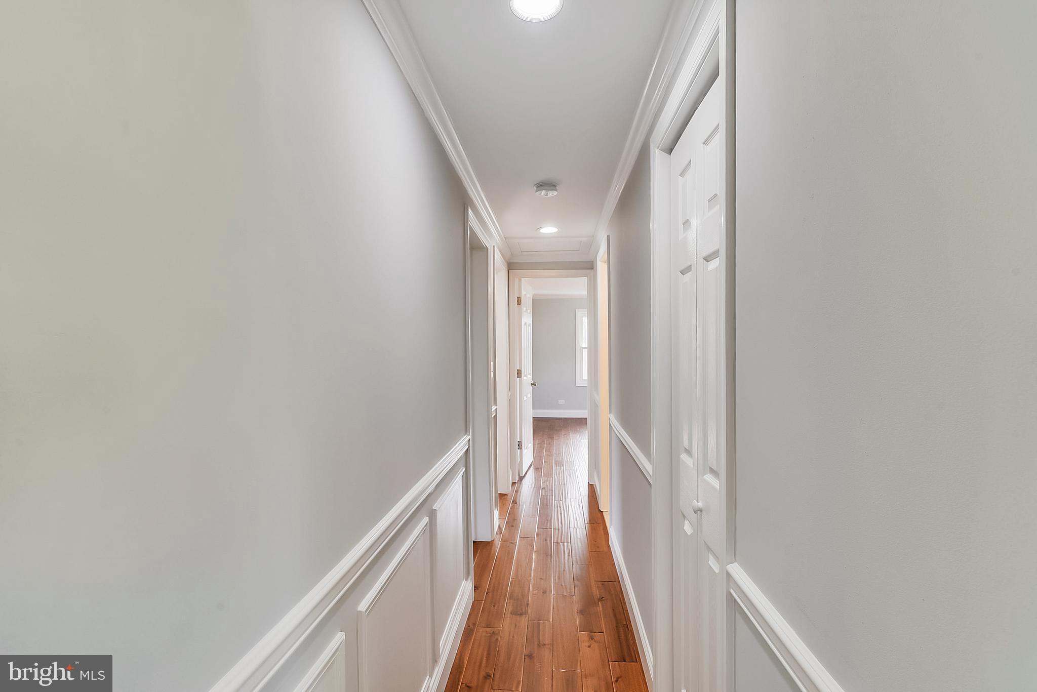 WOODLAND BEACH - Residential