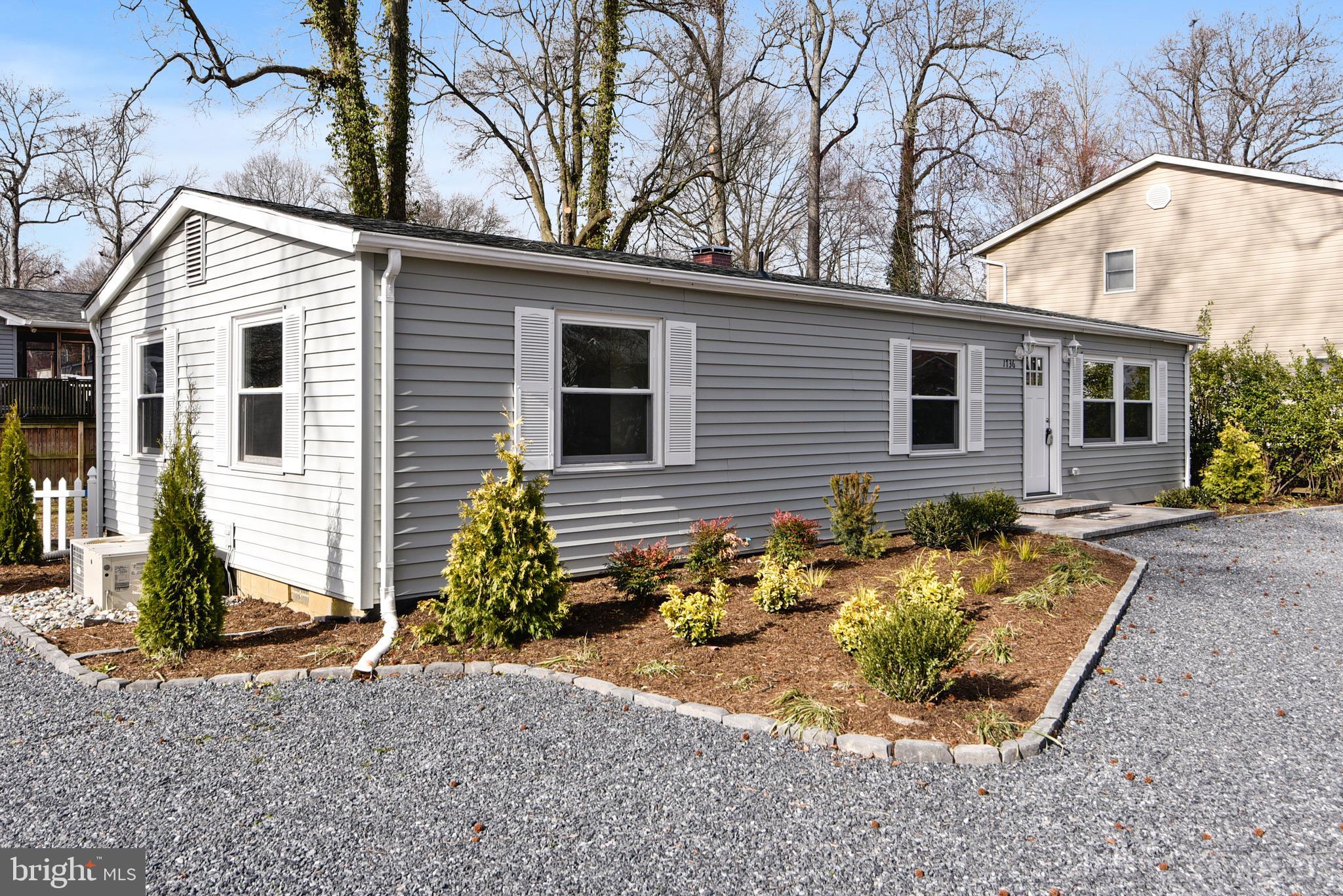 WOODLAND BEACH - Residential