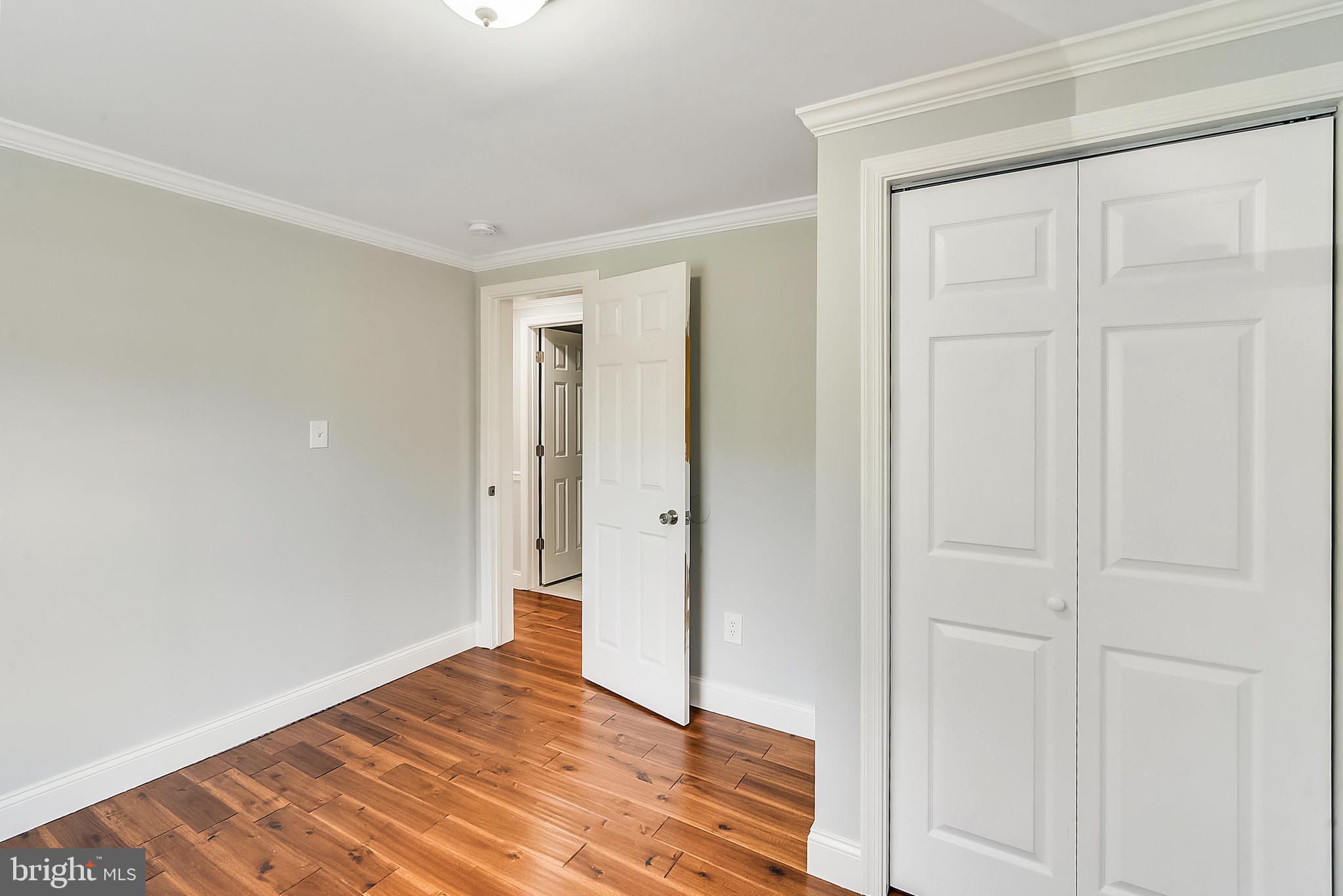 WOODLAND BEACH - Residential