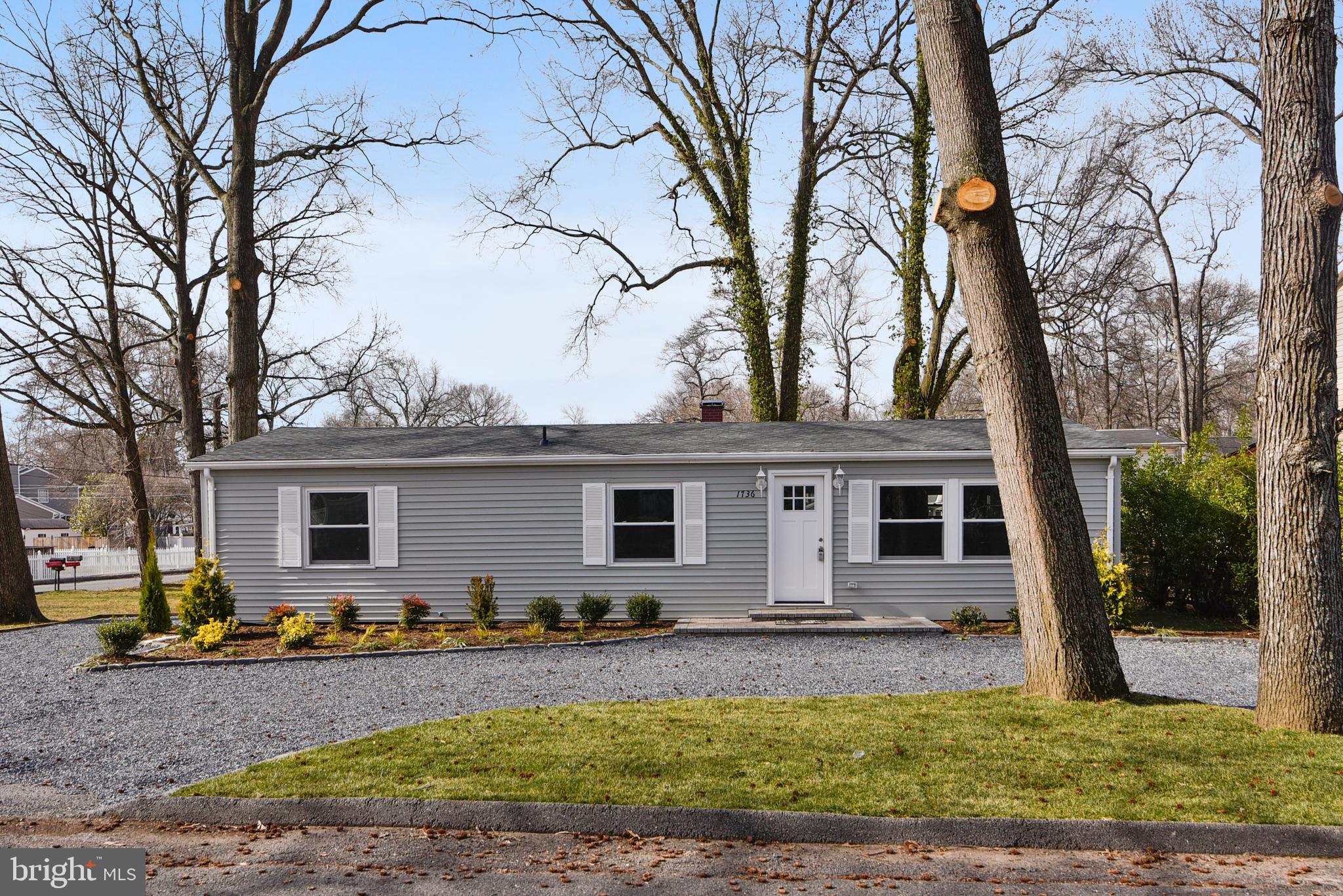 WOODLAND BEACH - Residential