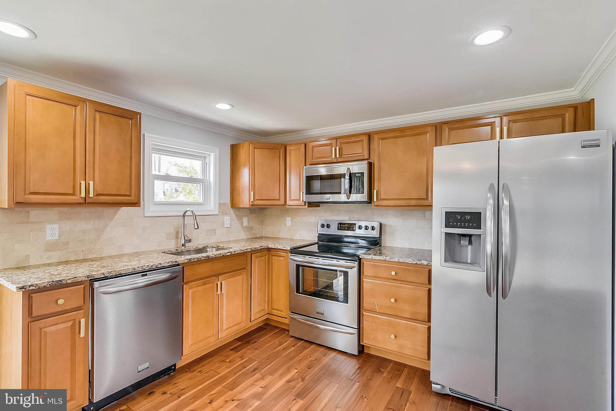 WOODLAND BEACH - Residential