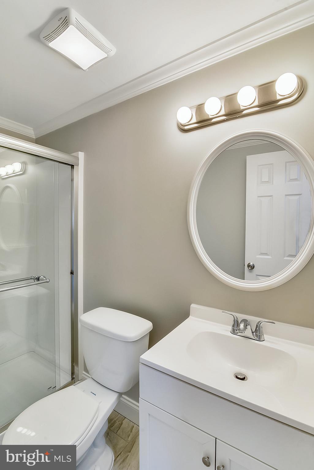 WOODLAND BEACH - Residential