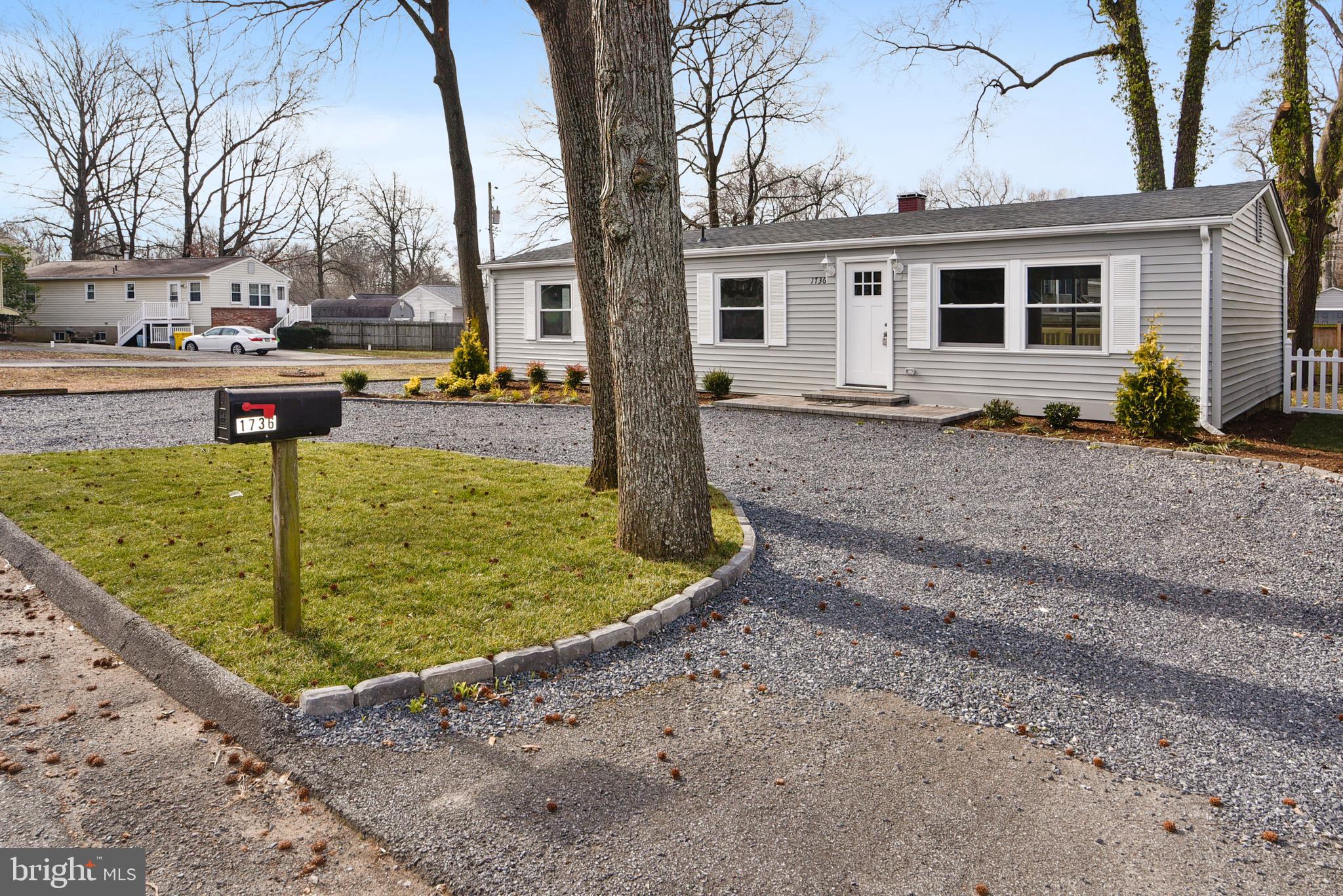 WOODLAND BEACH - Residential