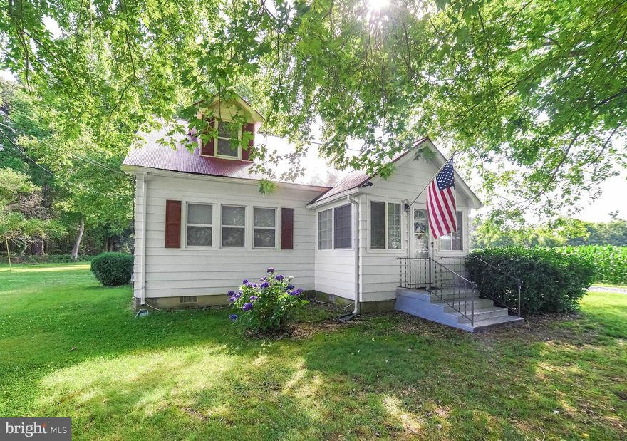 You have to check out this beautiful 2 bed 1 bath cape cod located in Colton Point.  Just minutes from historic St. Clement's Island, The Jefferson Island Club, and the Potomac River.   This home has been recently updated from top to bottom and is ready for its new family.  The home sits on .5 acre and is surrounded by a tranquil setting perfect for relaxing.  Cruise on down to 7th Heaven and take a look.