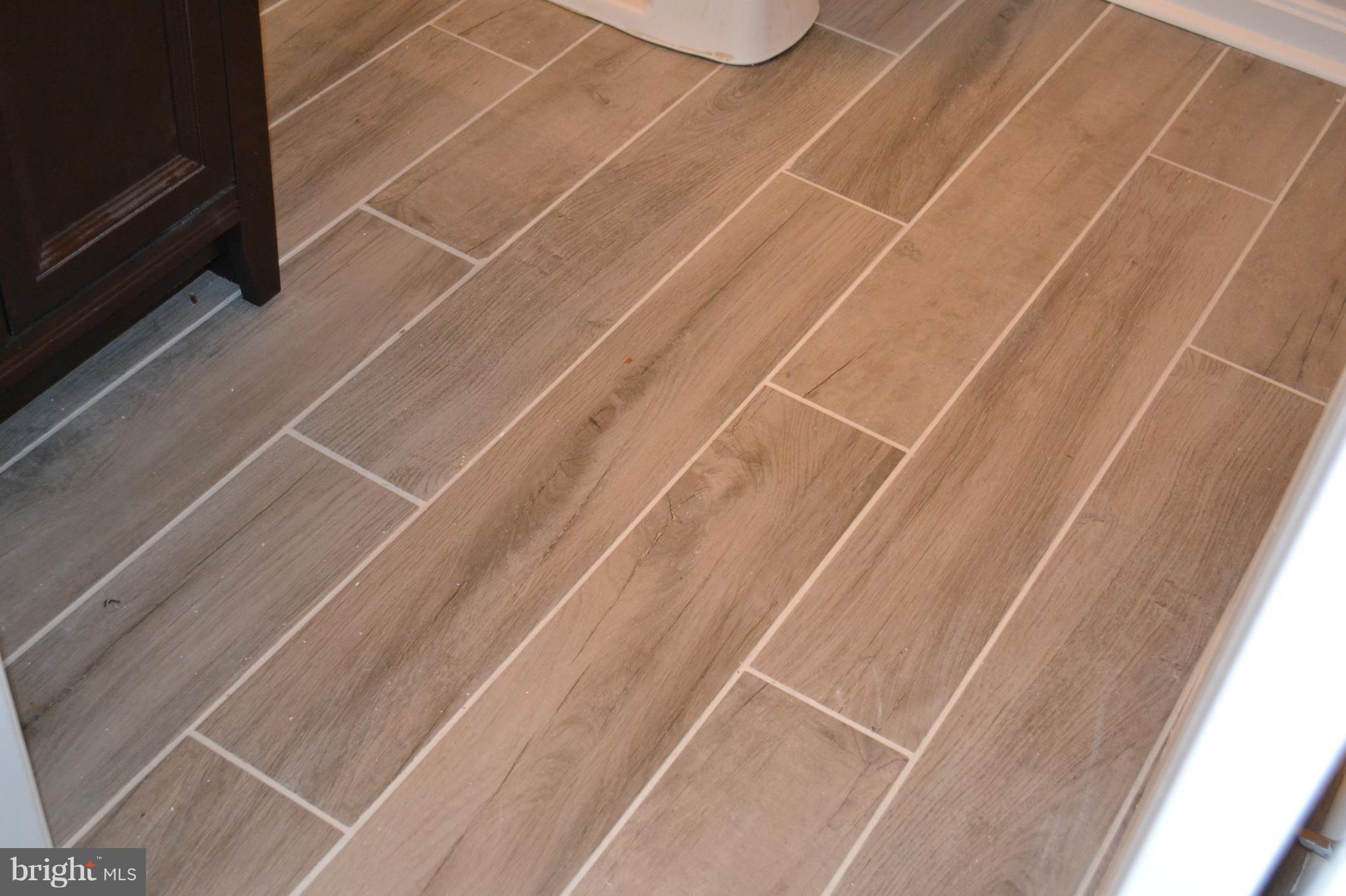 CHARLESTOWN COMMONS - Residential Lease