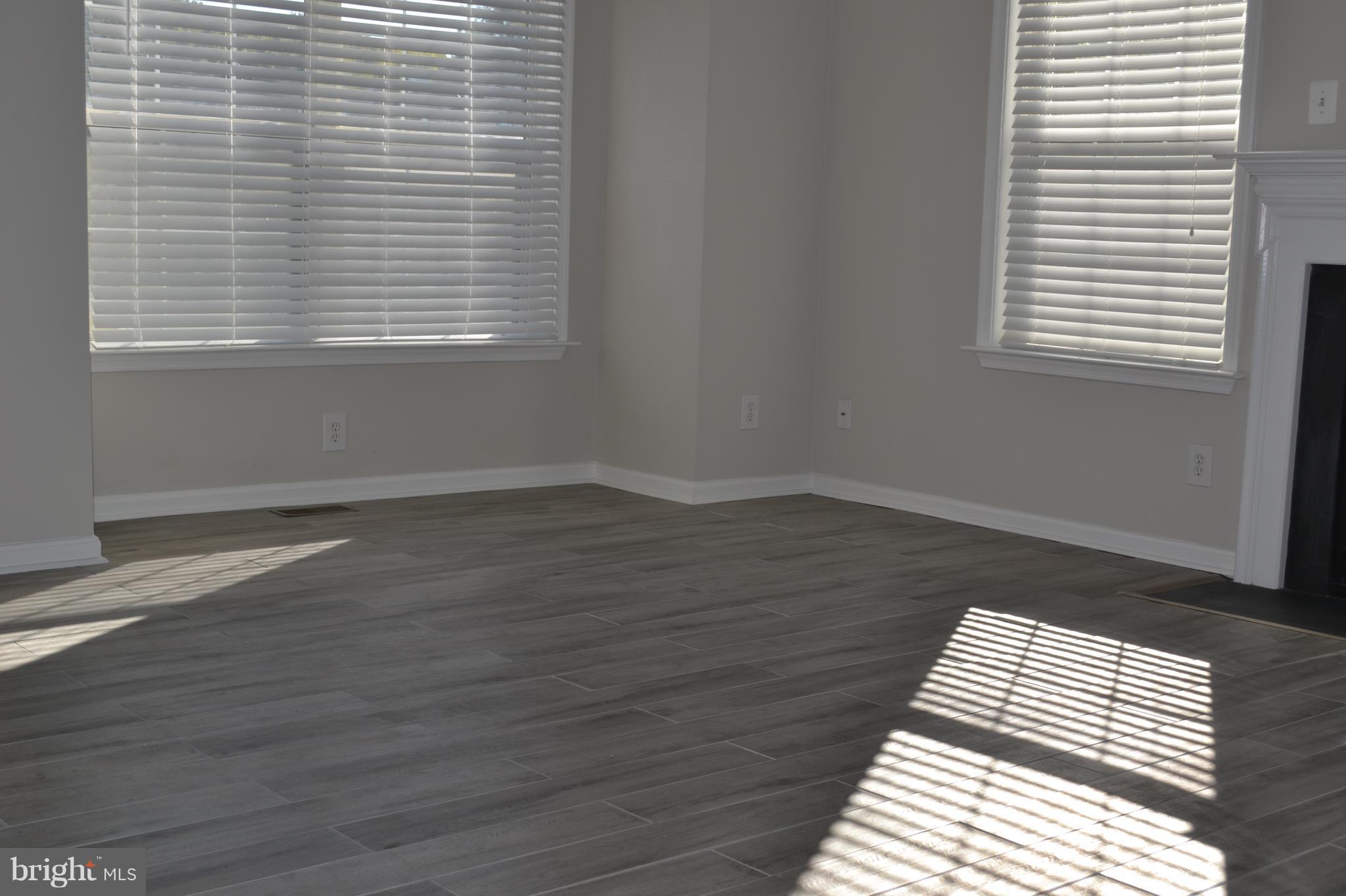 CHARLESTOWN COMMONS - Residential Lease