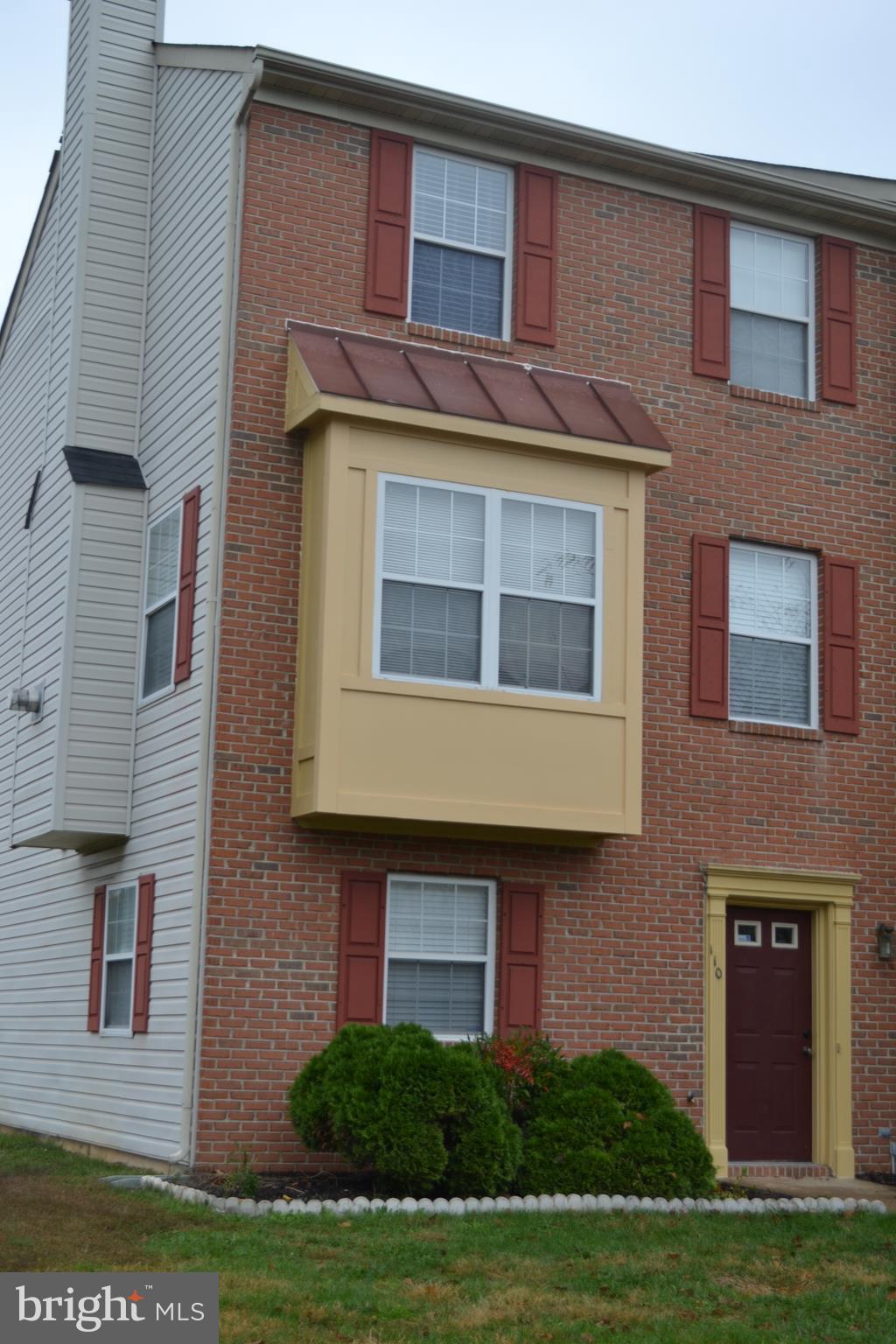 CHARLESTOWN COMMONS - Residential Lease