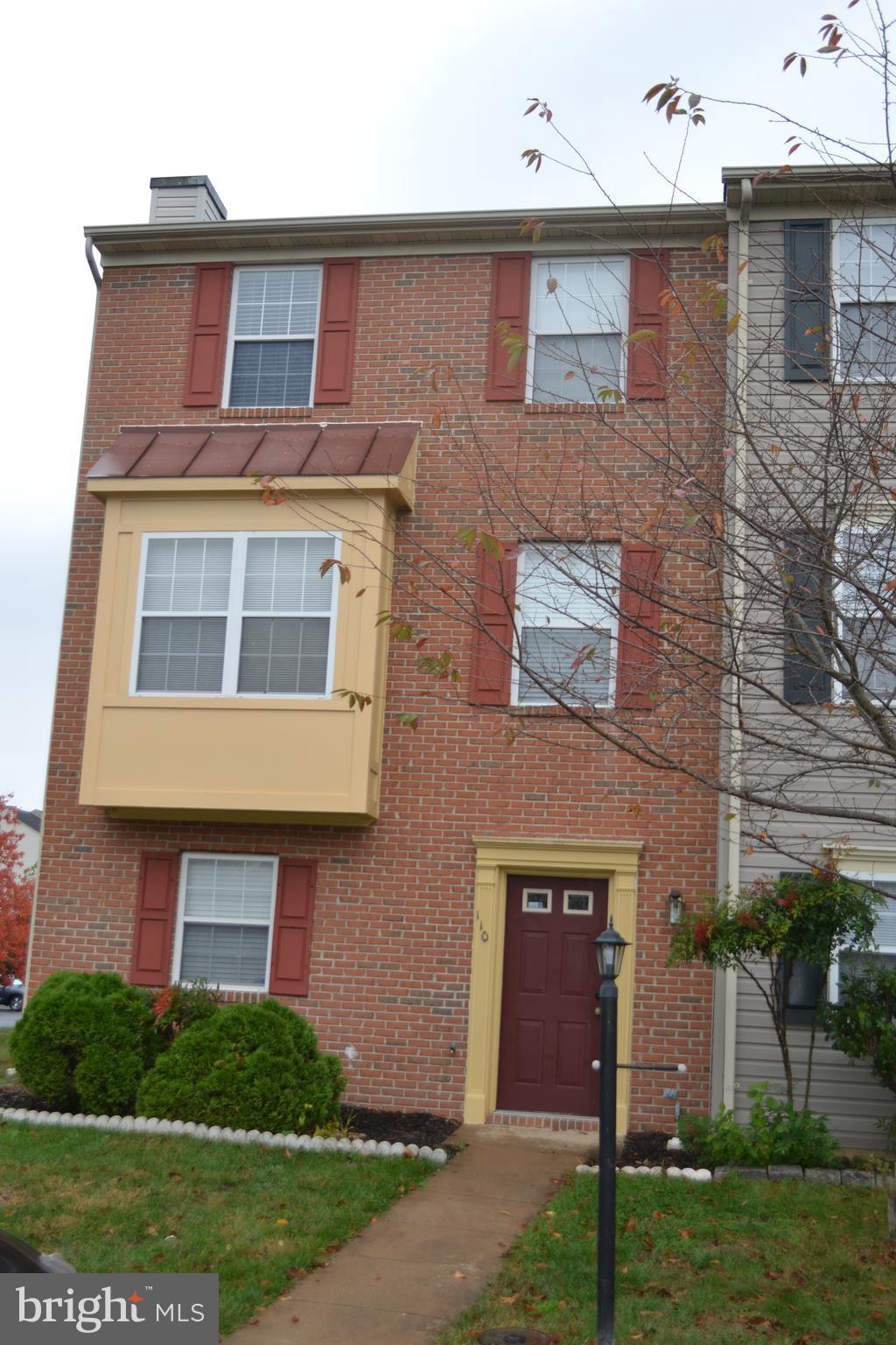 CHARLESTOWN COMMONS - Residential Lease