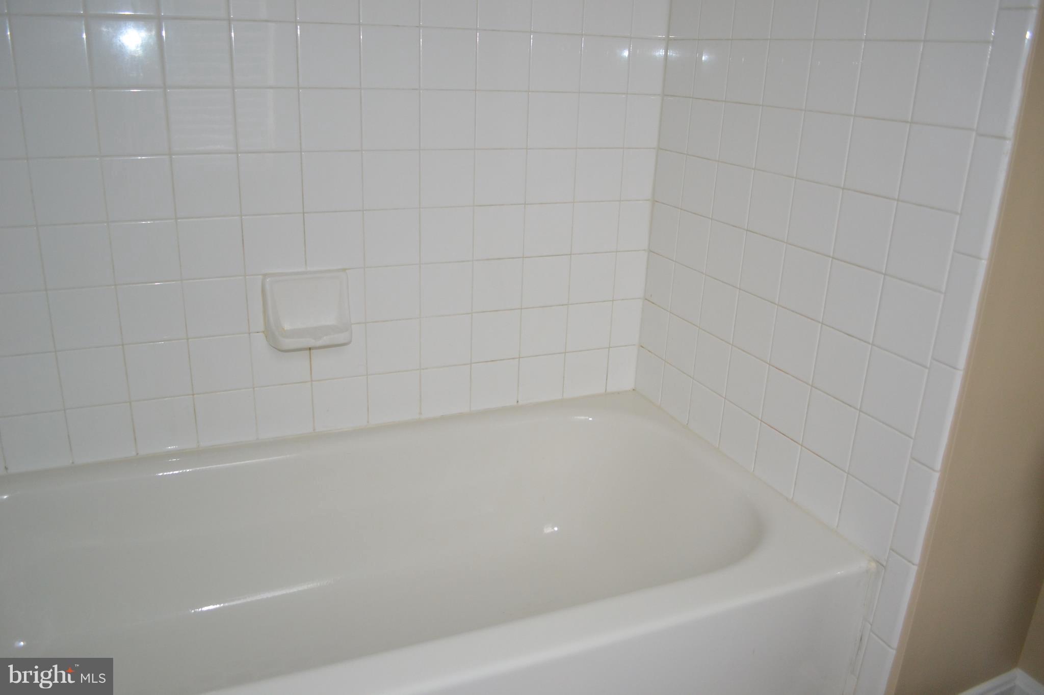 CHARLESTOWN COMMONS - Residential Lease