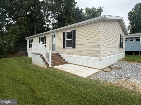Mobile Home For Sale - 100 Market Street #16<br/> BAINBRIDGE, PA 17502