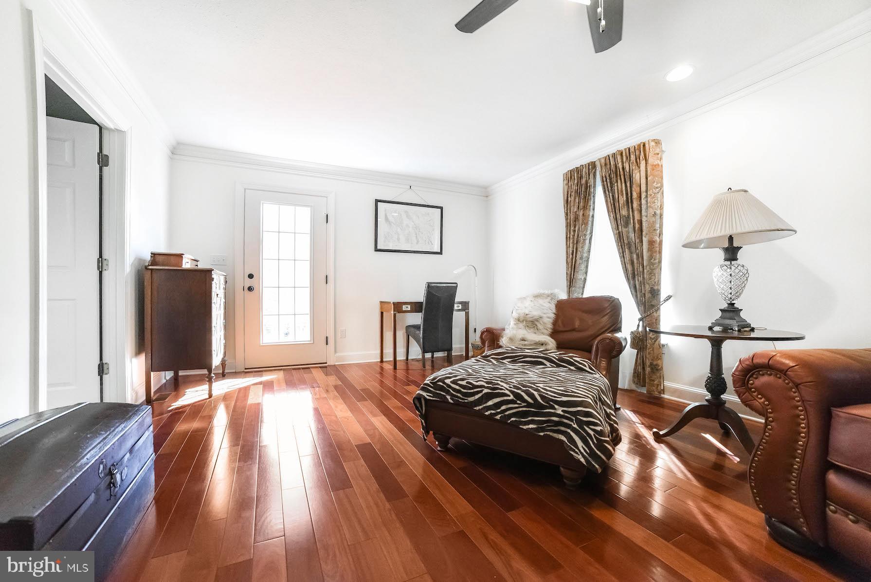 CHESTNUT HILLS - Residential