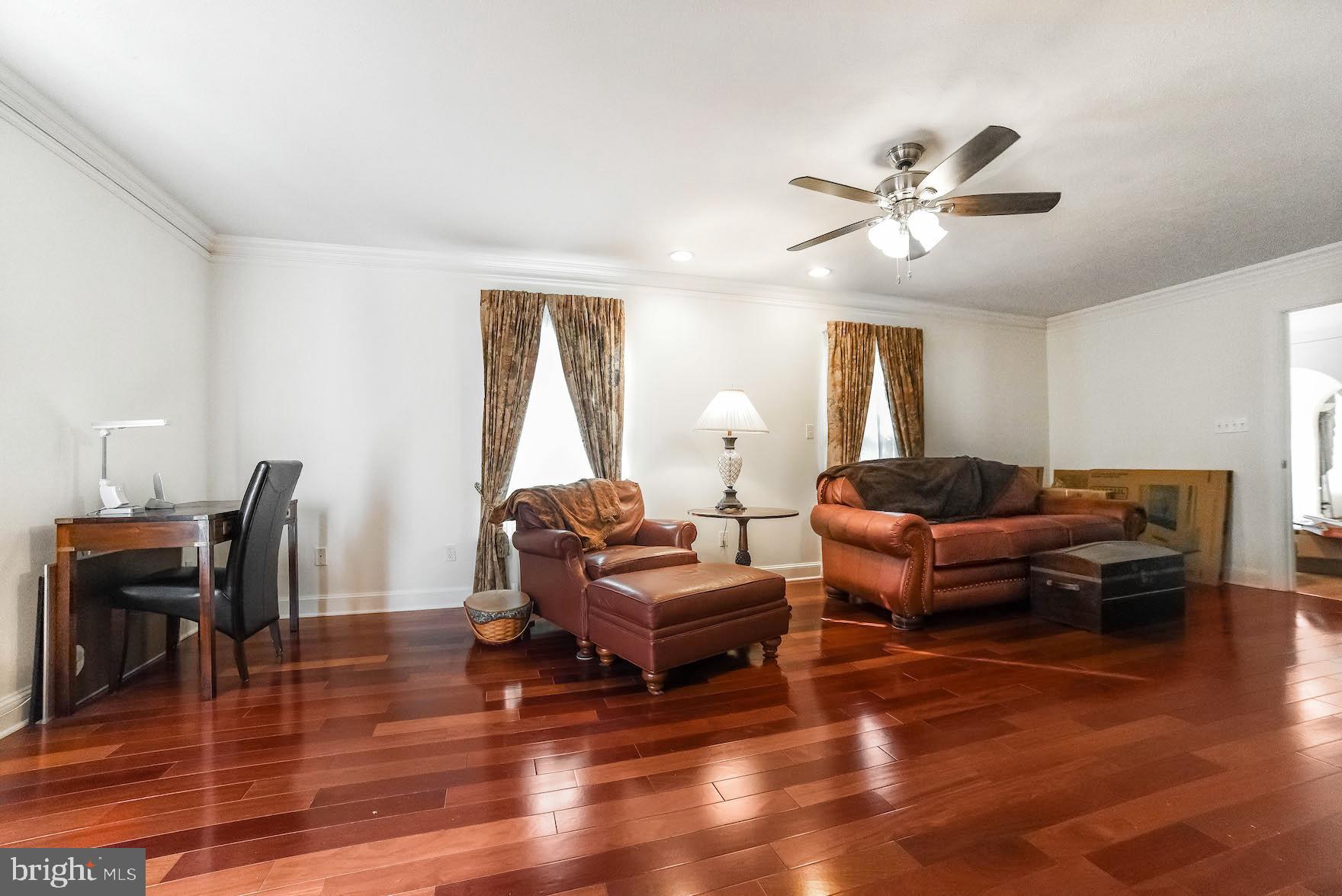 CHESTNUT HILLS - Residential