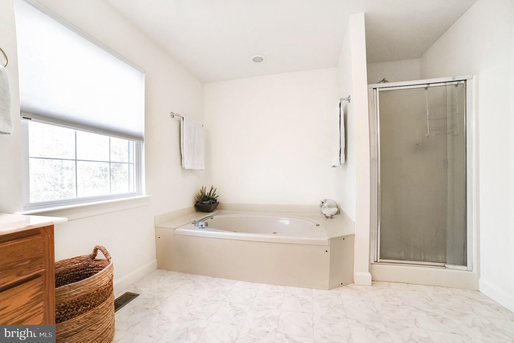 CHESTNUT HILLS - Residential