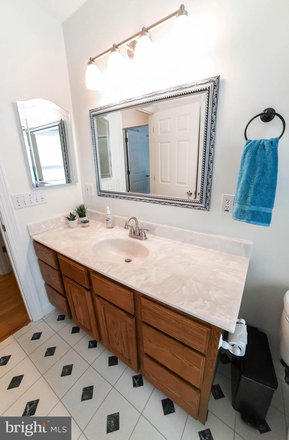 CHESTNUT HILLS - Residential