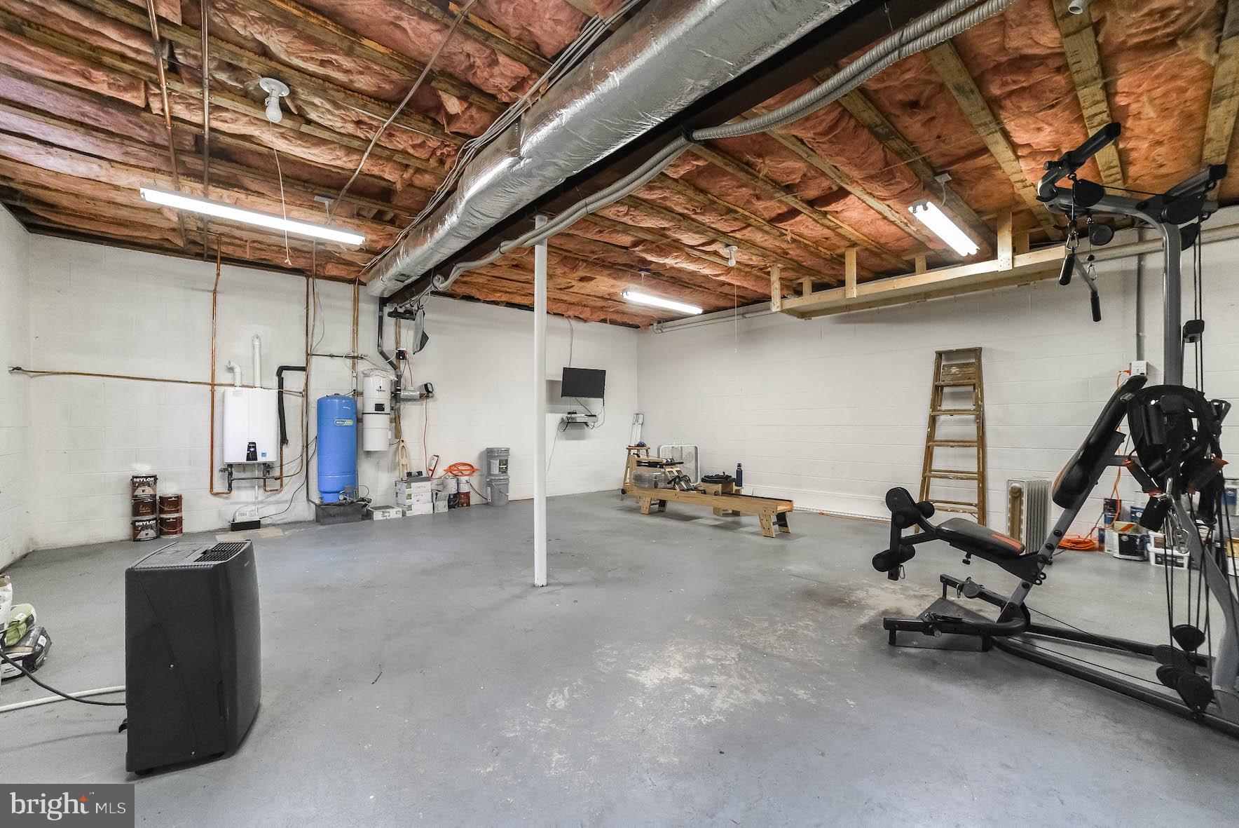 CHESTNUT HILLS - Residential