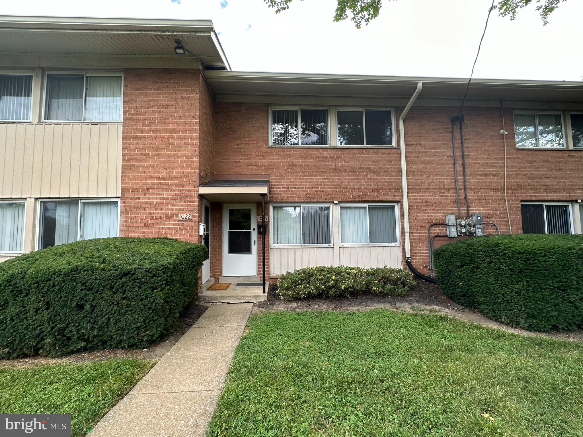 NORTHSIDE TOWNHOUSE APARTMENTS - Residential Lease