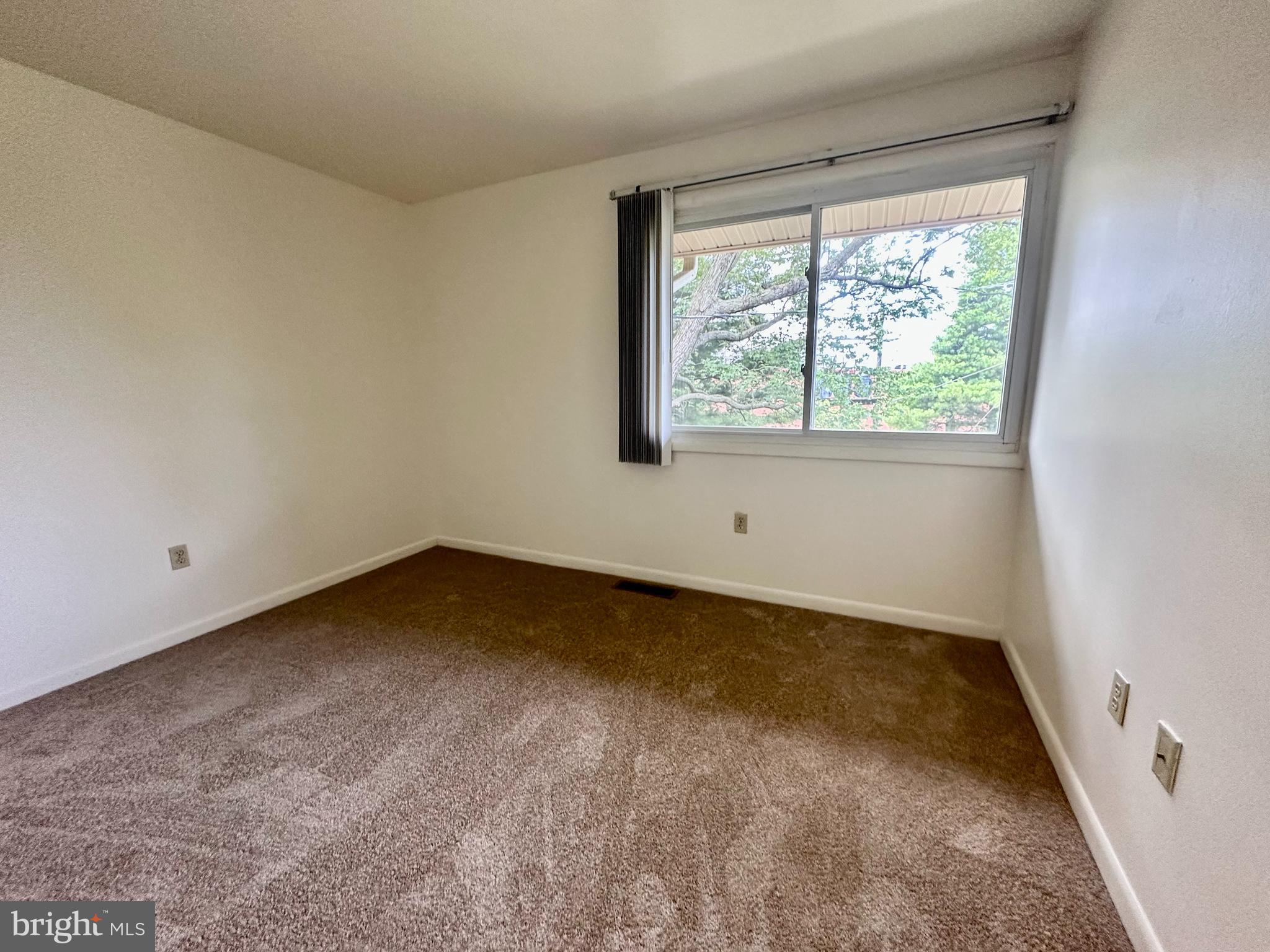 NORTHSIDE TOWNHOUSE APARTMENTS - Residential Lease