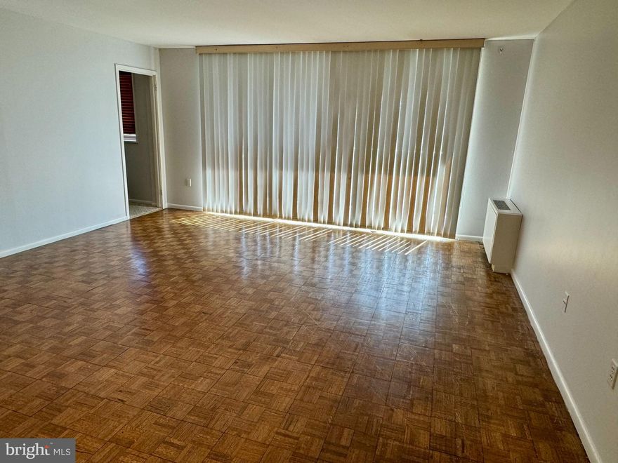 Every Wall Freshly Painted... Move in Condition... beautiful view of trees and foliage and a peek at the pool. Grab  your toothbrush and forward the mail ... ready for you.  Updated Kitchen and Bathroom... The rest is your blank canvass to make it your own. Very Spacious one bedroom and den Condo in the North Building of Beaver Hill. GR8 views and most convenient location.  Ample parking, elegant lobby and easy access via elevator to 522N. Foyer entry with two closets. Galley kitchen with gas cooking, refrigerator and open pass thru to dining area for added convenience. The living room dining room combo gives a great feeling of the open floor plan with a wall of glass sliding doors to the expansive balcony 24ft x 7 ft. where views abound. The den is large enough to entertain a loveseat/sofa bed or serve as an an office area. Off the Living room is the king size bedroom fit for Royalty ..another wall of windows brings the scenic views. The walk in closet and the linen closet are adjacent to the vanity sink and the separate bathroom with privacy door houses the commode and the bath facilities..  Make this unit your home with your choices of colors etc... Walk to train or bus, or stroll to the little bistros and shops of Jenkintown.. An ideal location, in the wonderful hamlet of Jenkintown.. separate fee for pool and gym. 80% of floors to be covered. There is an extra storage area in the basement divided for each unit. (approx 36" wide and 8ft high)