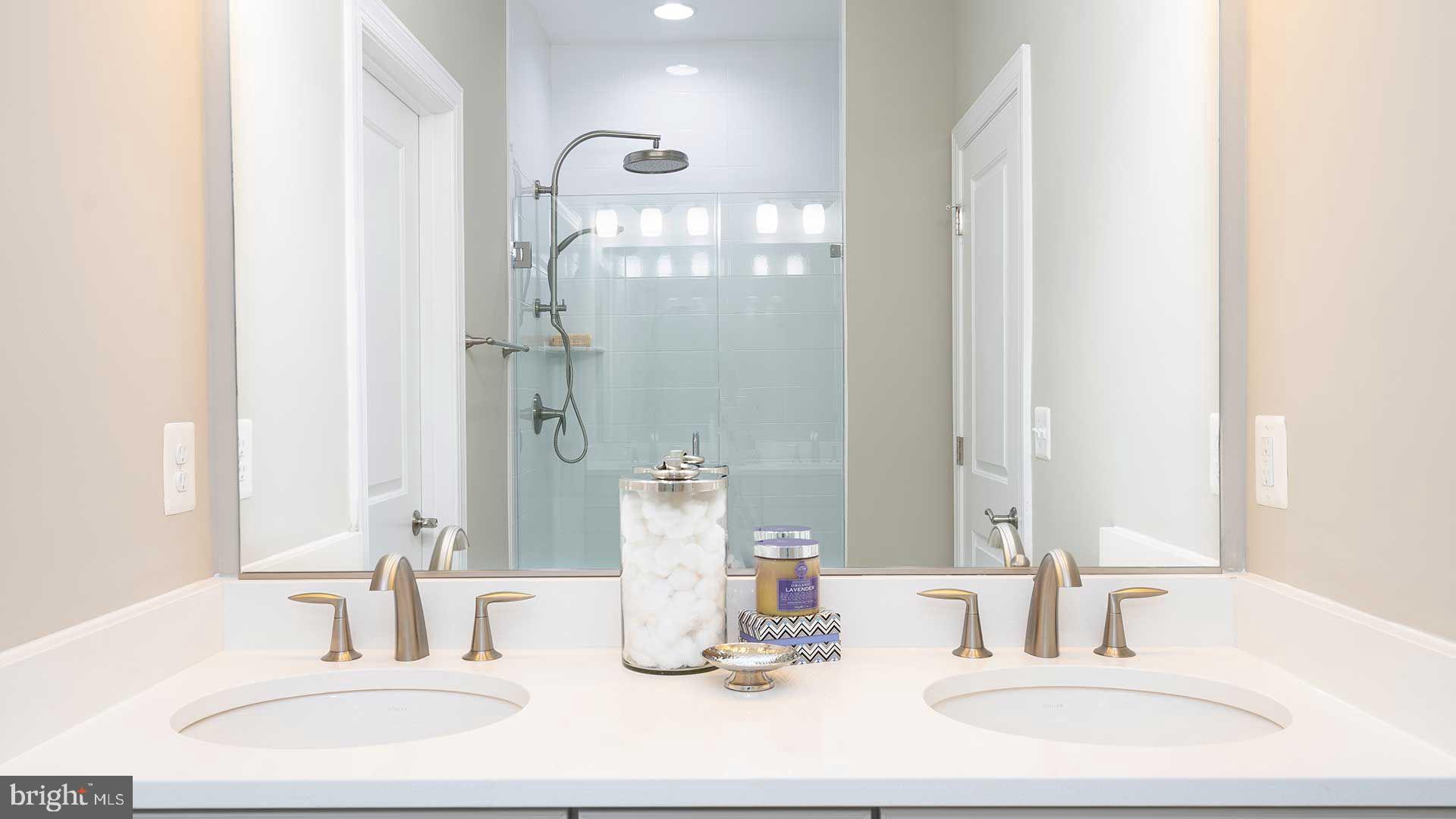 PRESIDENTS POINTE - Residential