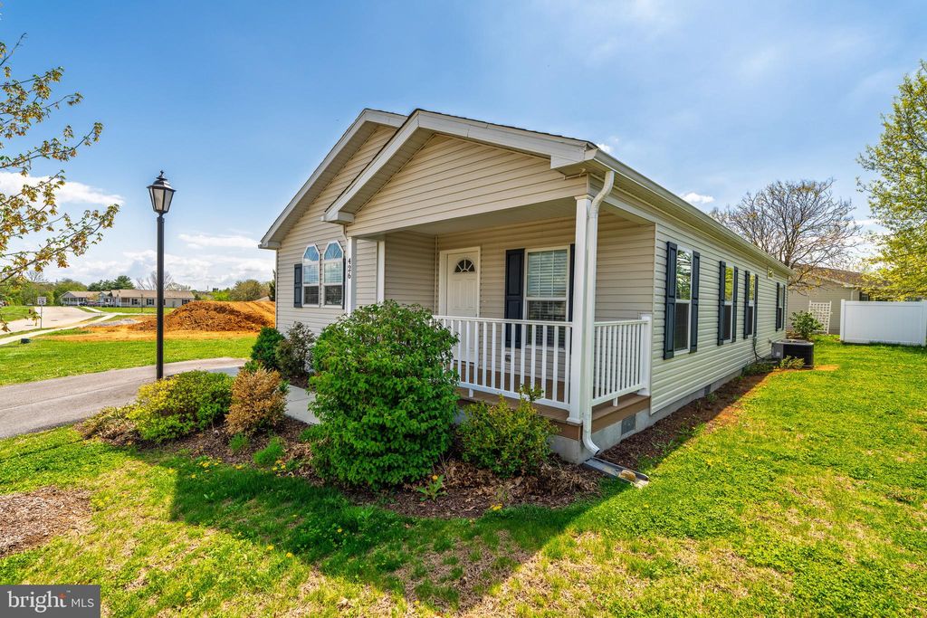 Photo of 426 Eastwood Lane, LANCASTER, PA 17601 (MLS # PALA2083938)