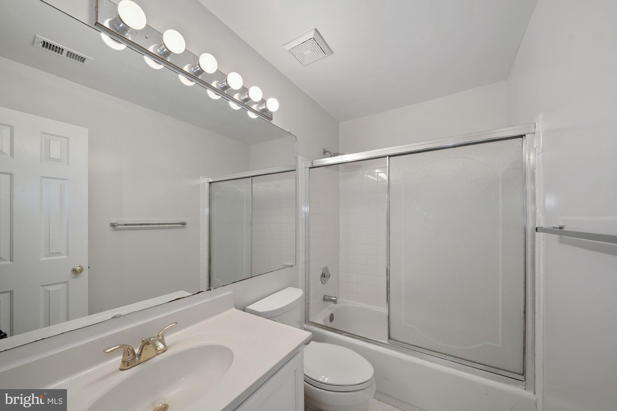 HALLOWELL - Residential