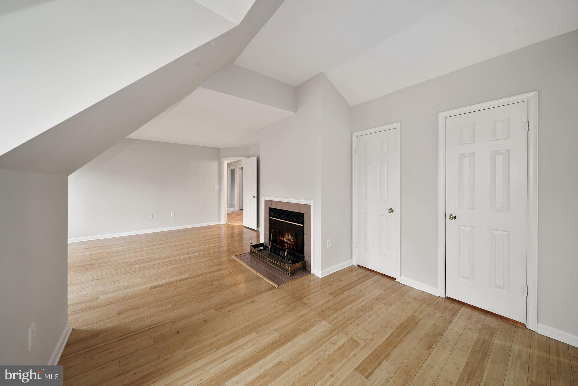 HALLOWELL - Residential